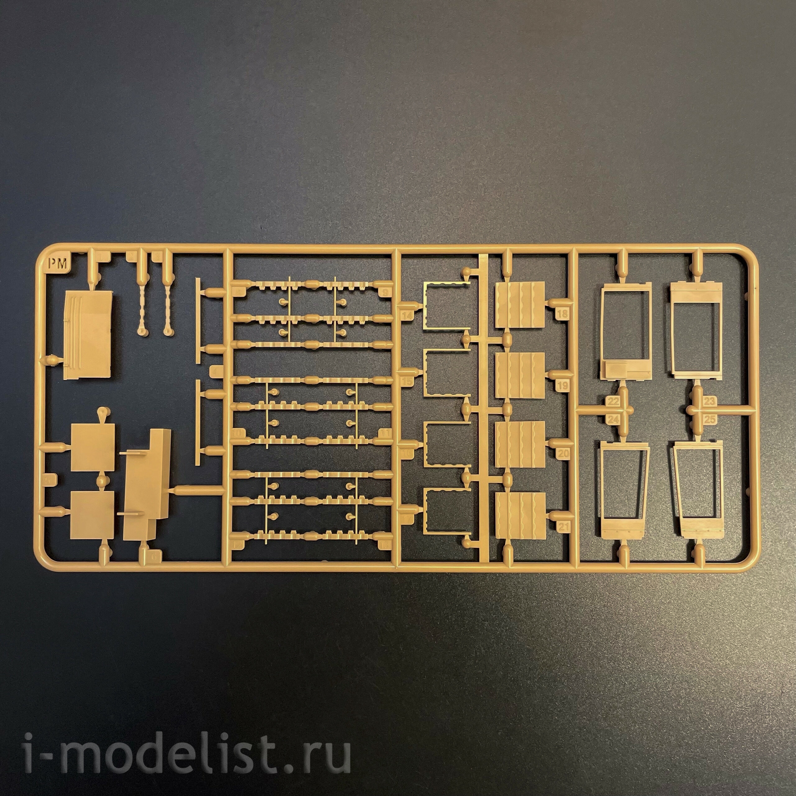 RM-5141 Rye Field Model 1/35 Набор полного интерьера для танка Тигр-1 (средний/ранний/поздний, 3 в 1)