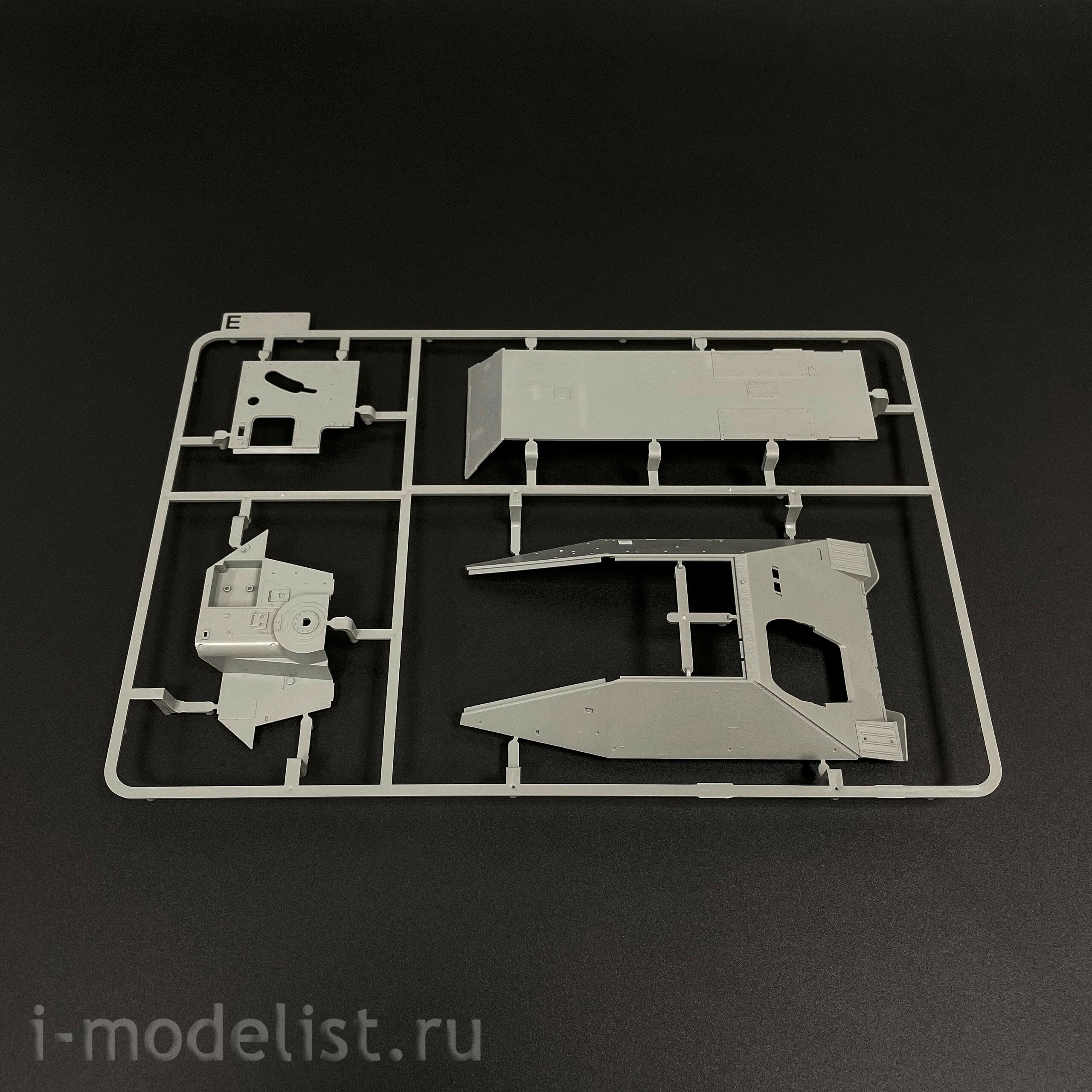 2170X Takom 1/35 Немецкая САУ Jagdpanzer 38(t) Hetzer (ранняя) Ограниченная серия (без интерьера)