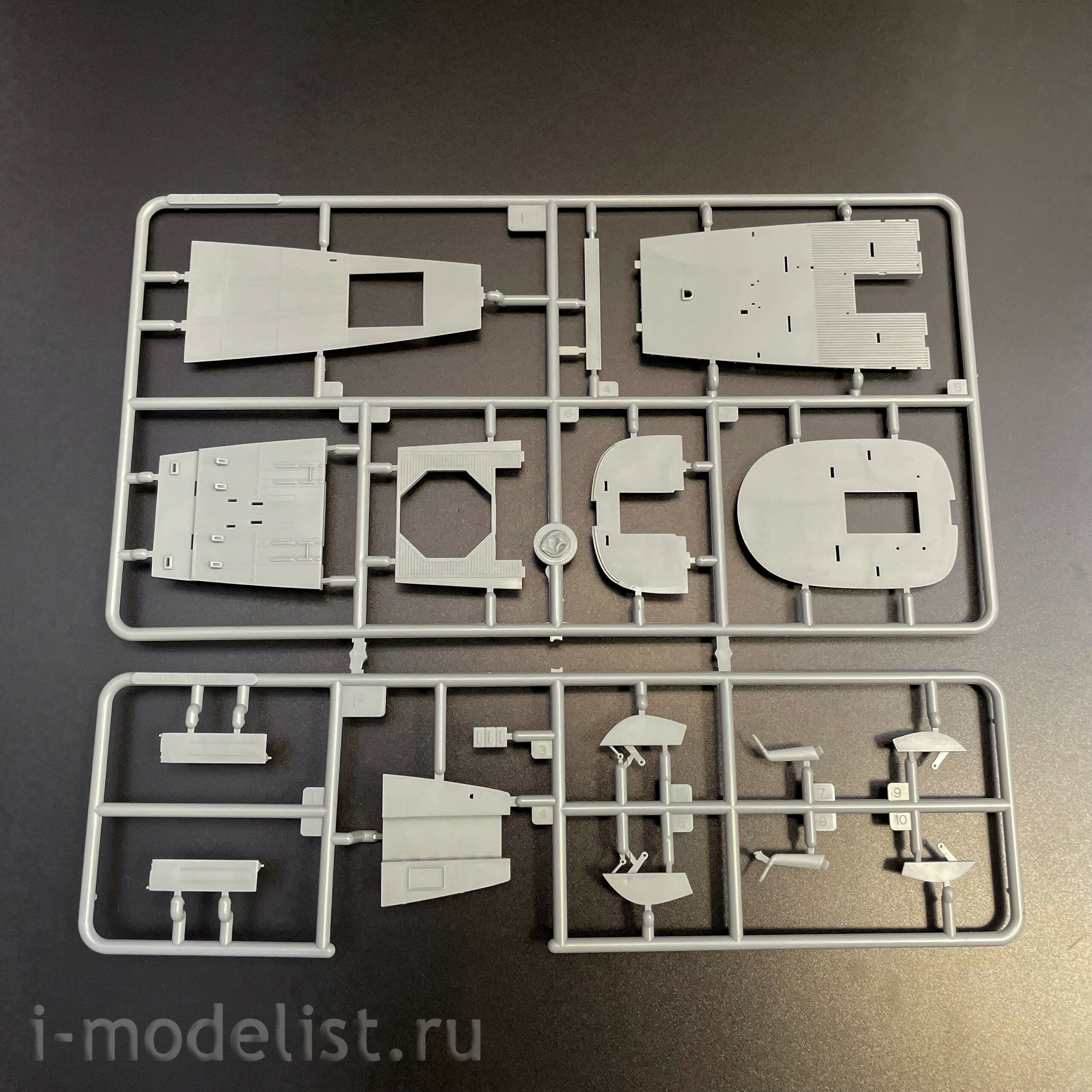 81775 HobbyBoss 1/48 Американский бомбардировщик B-24D Liberator