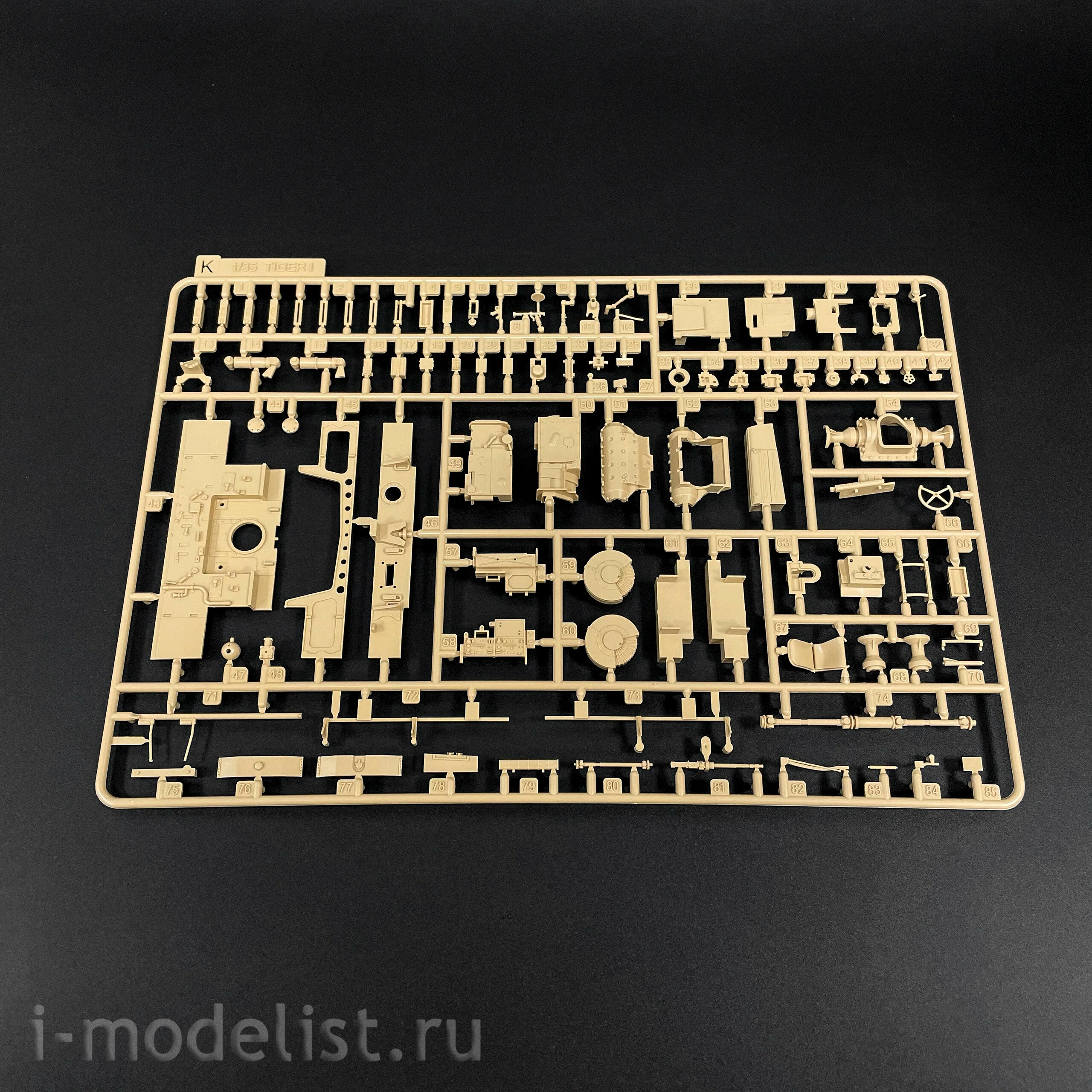 RM-5100 Rye Field Model 1/35 Немецкий танк Pz. Kpfw. VI Ausf. E Tiger I mid. Production