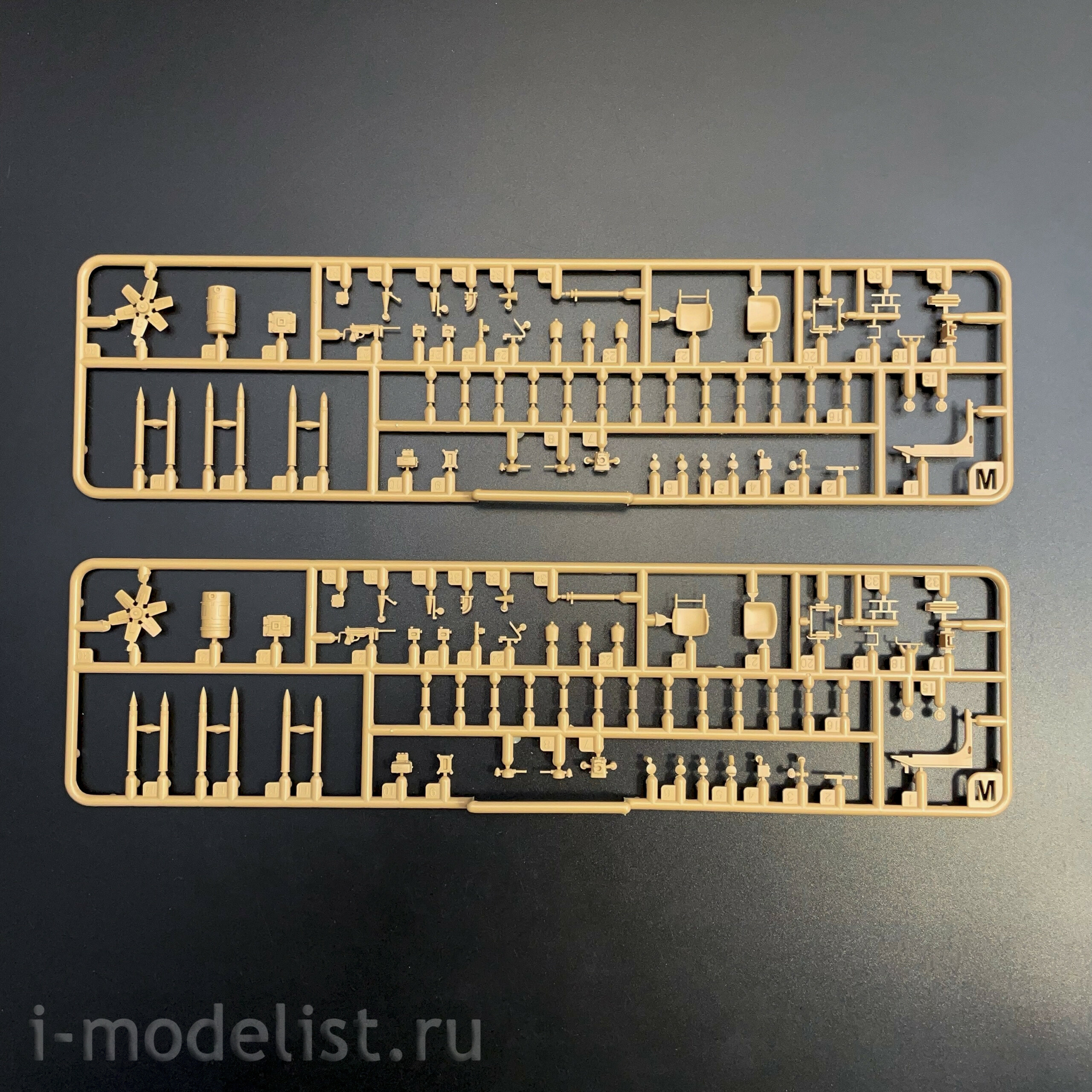 RM-5135 Rye Field Model 1/35 Танк M4A3 Sherman 76W VVSS поздний (Стандартная версия с интерьером)	