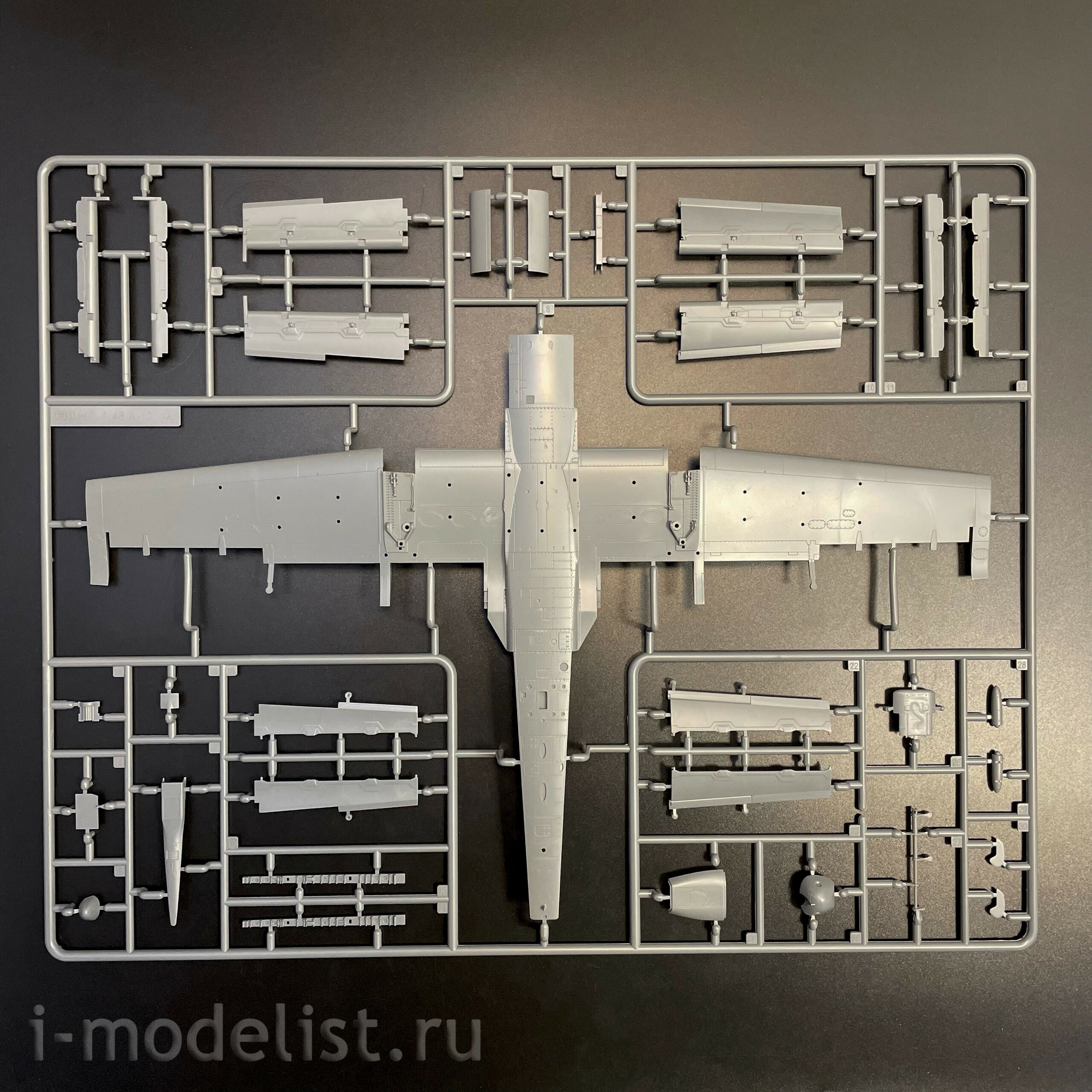 L4825 Great Wall Hobby 1/48 Американский двухдвигательный штурмовик A-10A Thunderbolt II