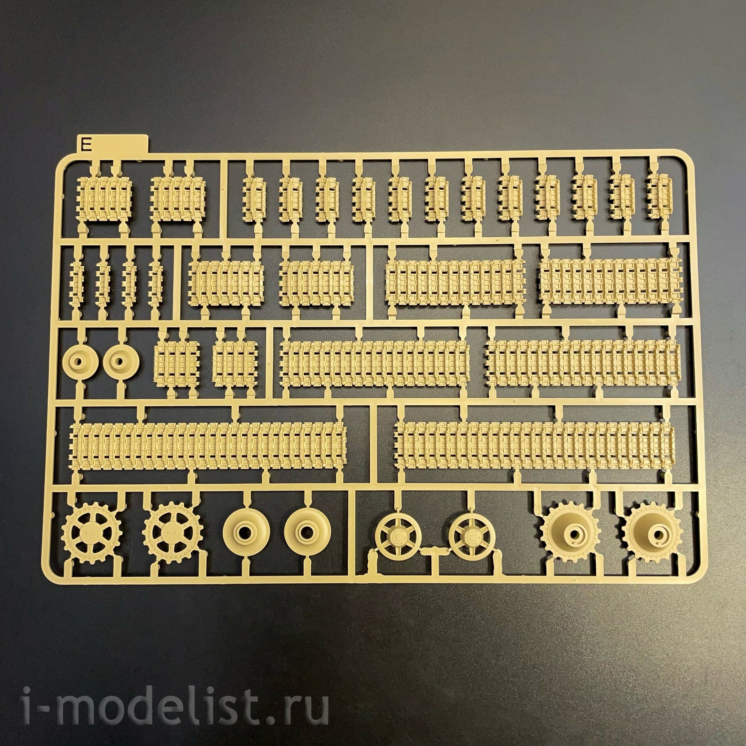 35001 Takom 1/35 Немецкий танк Panther Ausf.G, поздний SuperBlitz