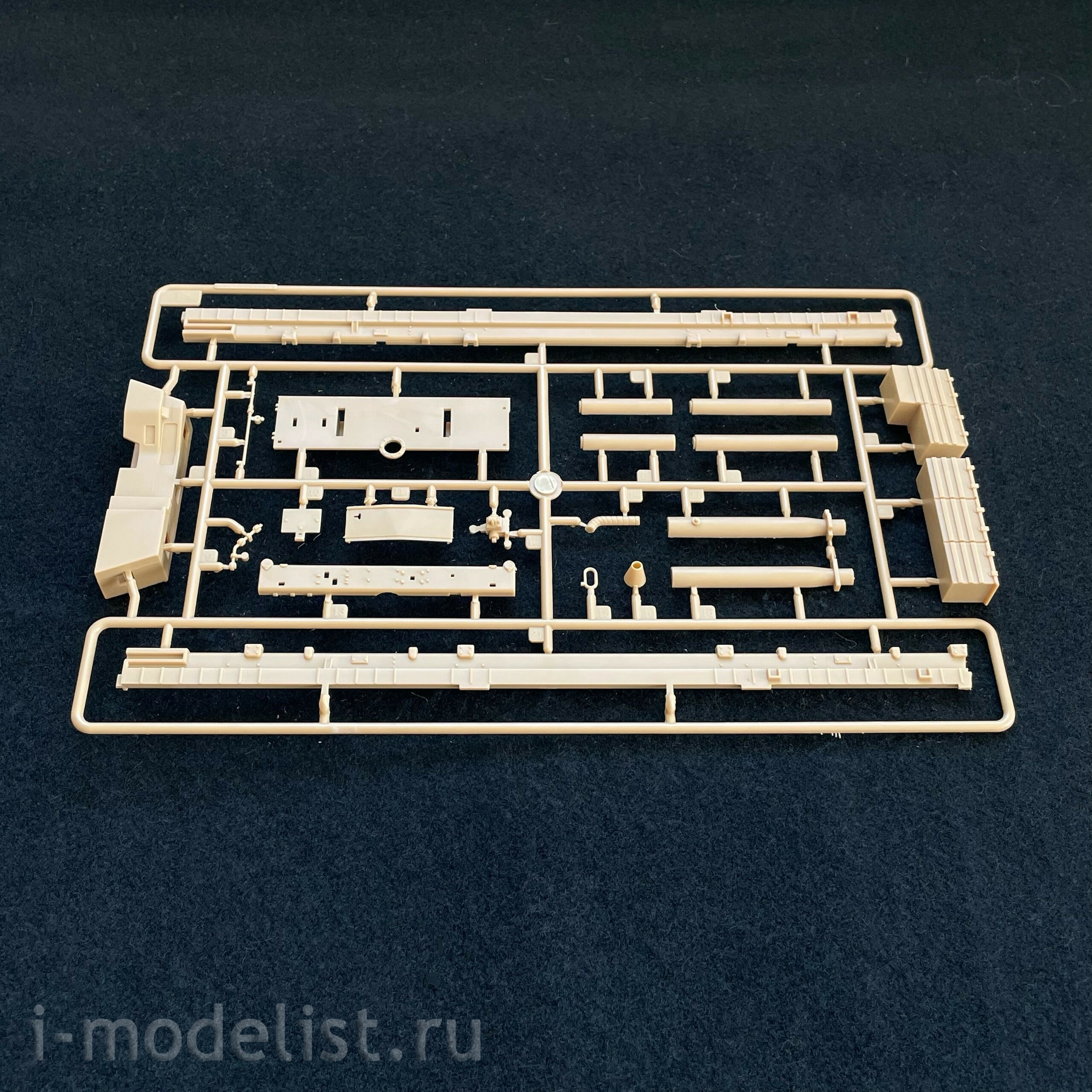 85501 HobbyBoss 1/35 Самоходная пушка-гаубица 152 мм ShkH DANA vz.77