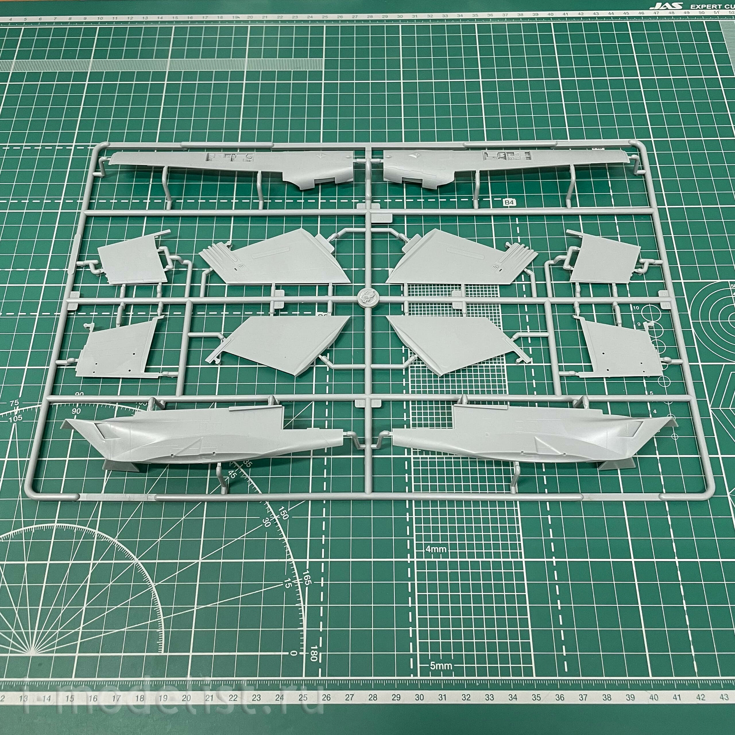85814 HobbyBoss 1/48 Самолет EA-18G Crowler