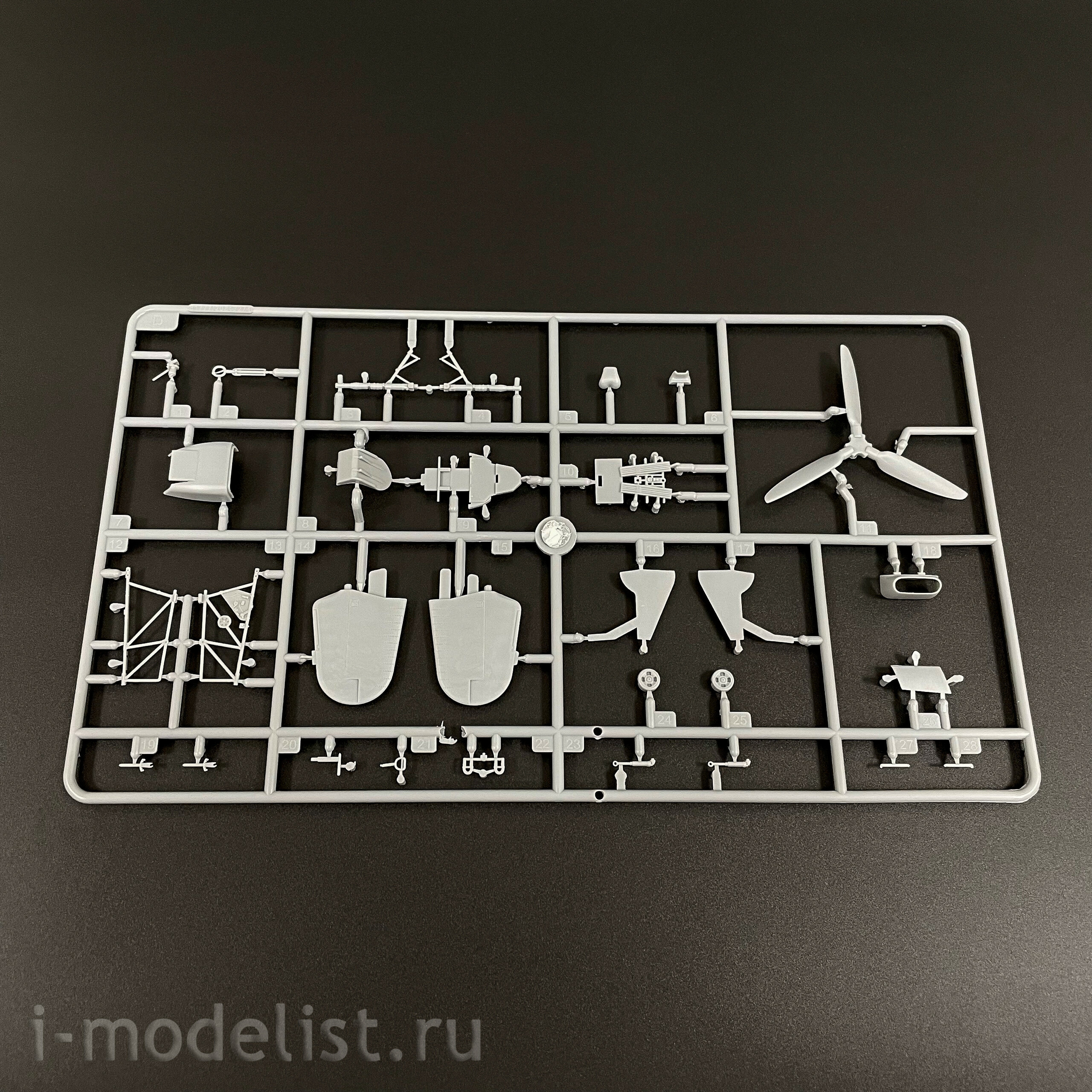 81778 HobbyBoss 1/48 Британский истребитель Hawker Hurricane Mk.II