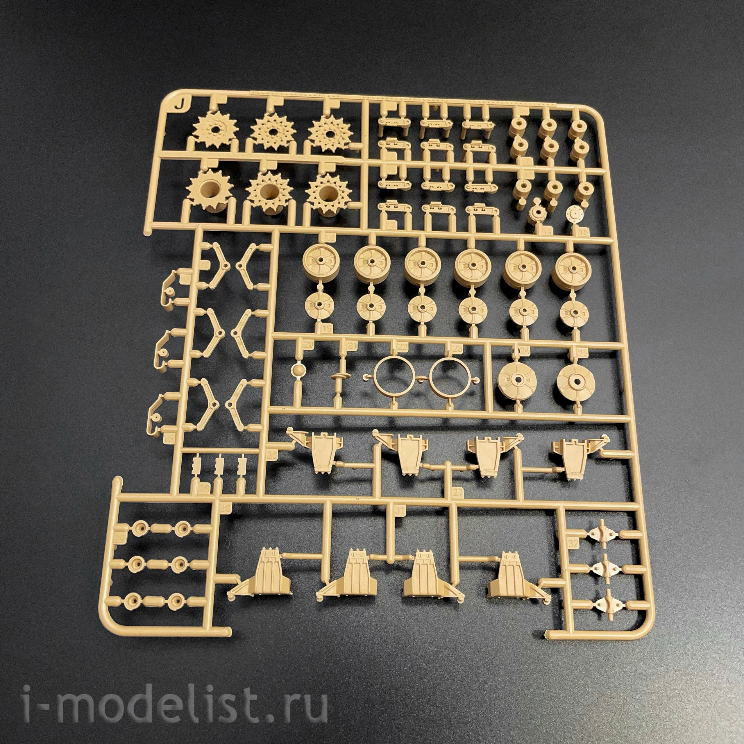 RM-5119 Rye Field Model 1/35 Американский средний танк M4A4 Sherman Chinese Expeditionary Force «Assault» Chariot