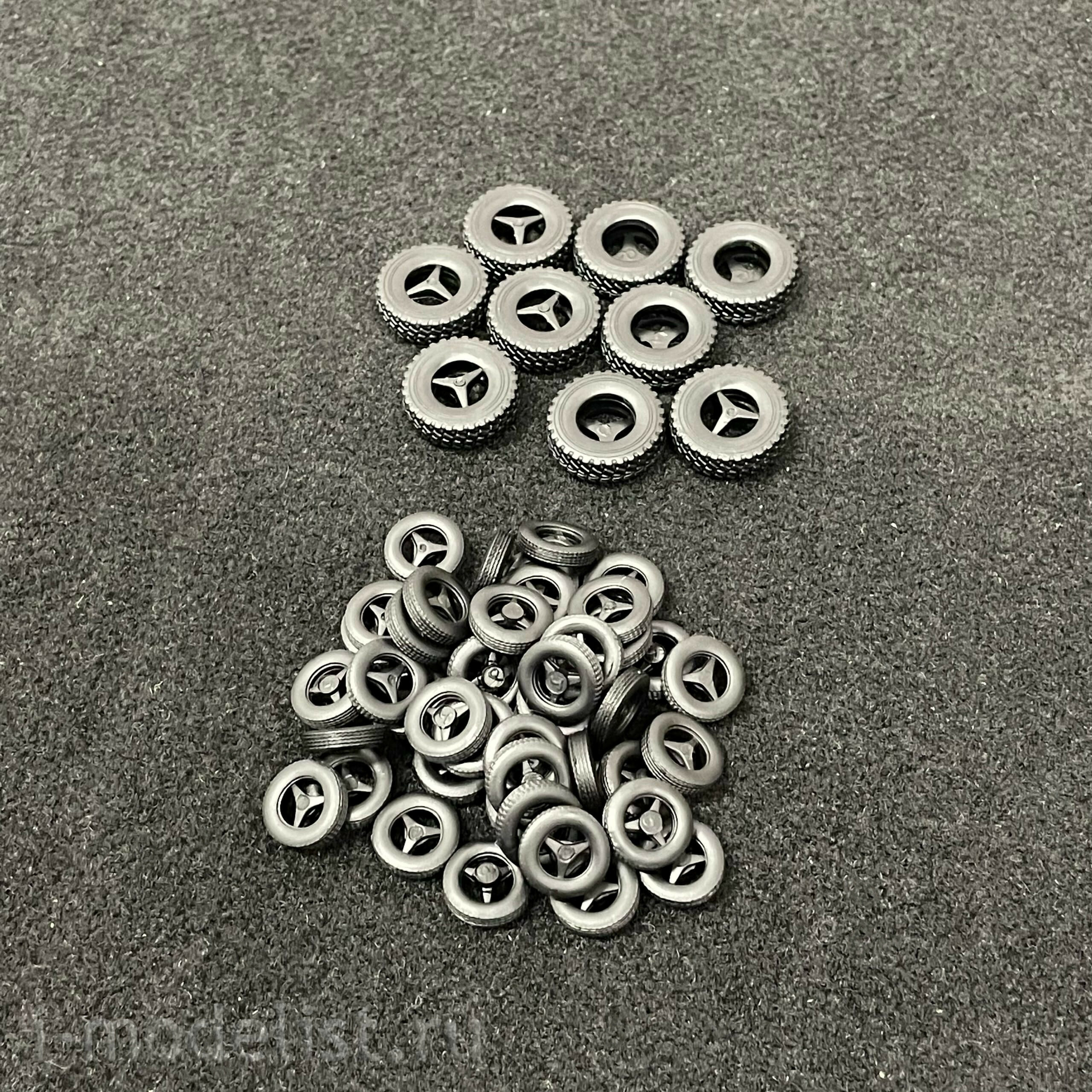 72C02 Sabre Model 1/72 Грузовой тягач M1070 и полуприцеп M1000 HET