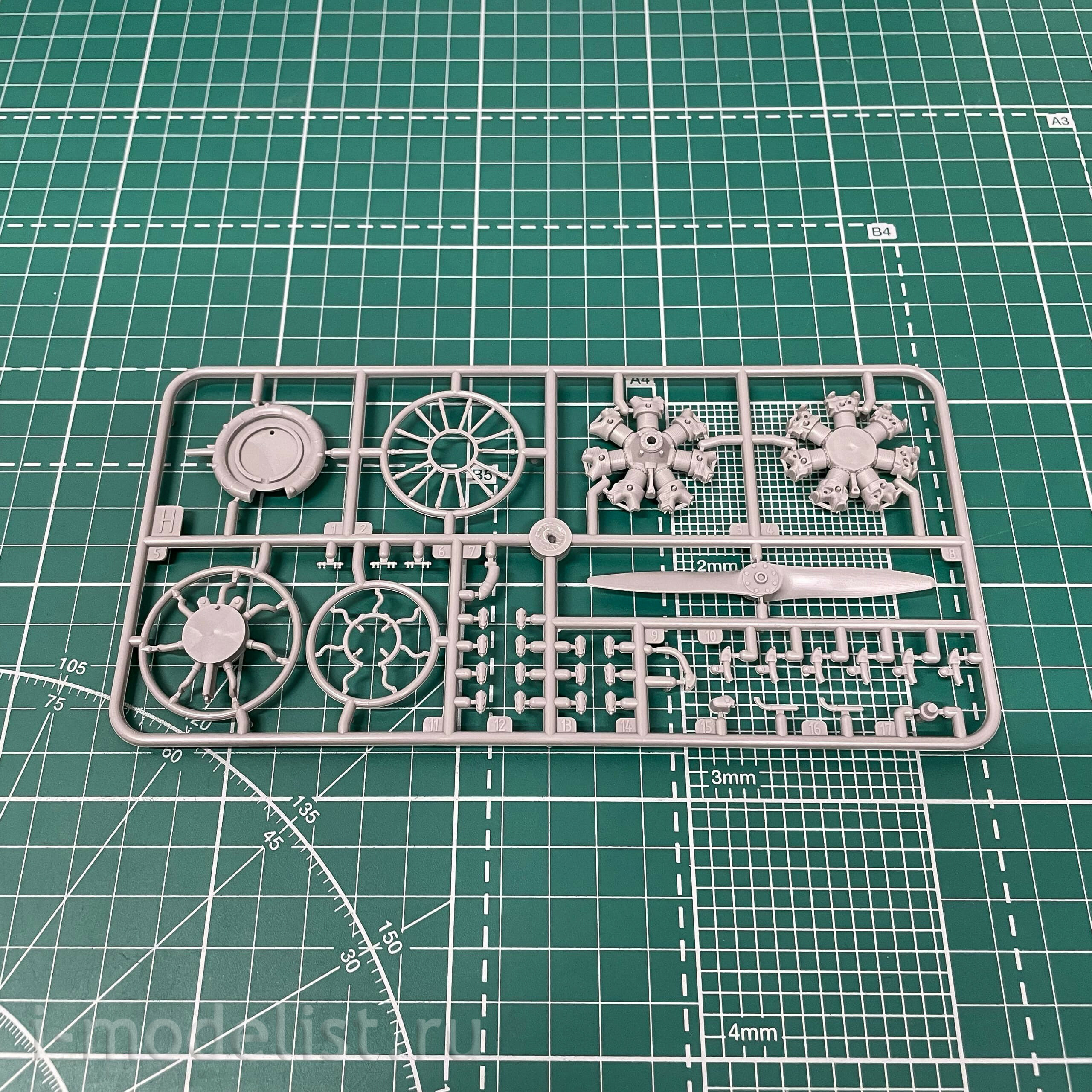 631 Roden 1/32 Самолёт Boeing Stearman PT-17 Kaydet