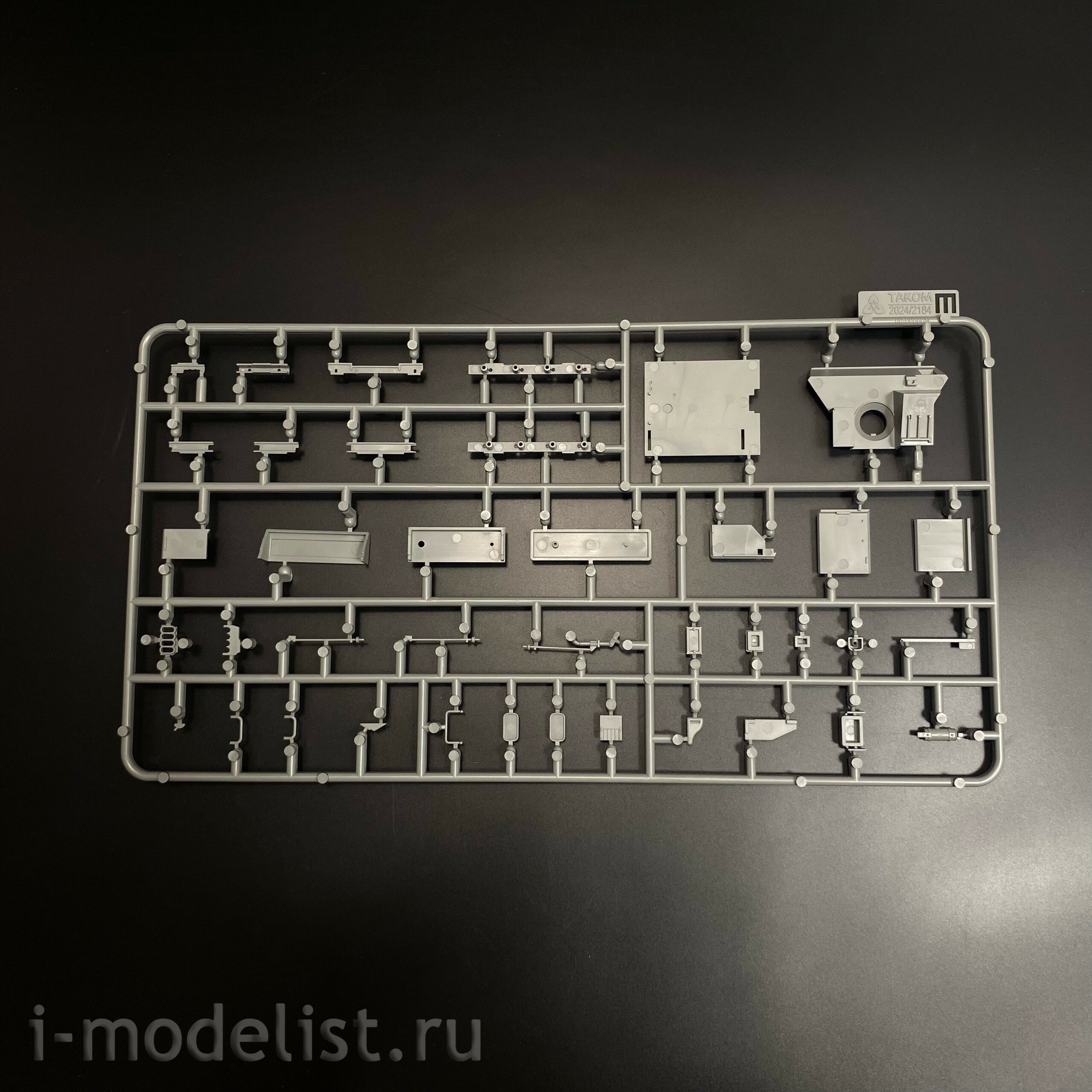 2184 Takom 1/35 Бронетранспортер Sd.Kfz. 250/1