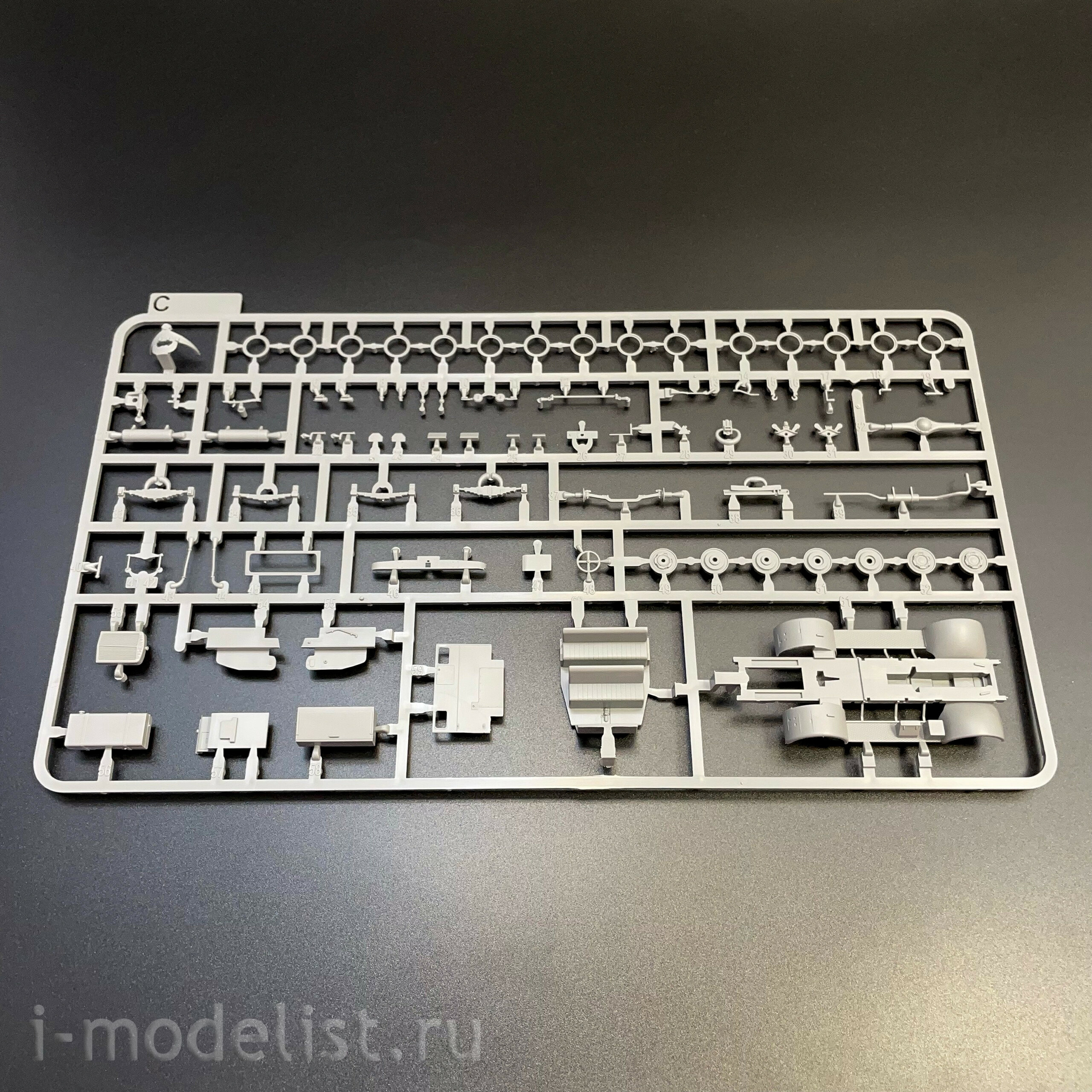 5001 Takom 1/72 Немецкая баллистическая ракета V-2 (Фау-2) с тягачом и прицепом