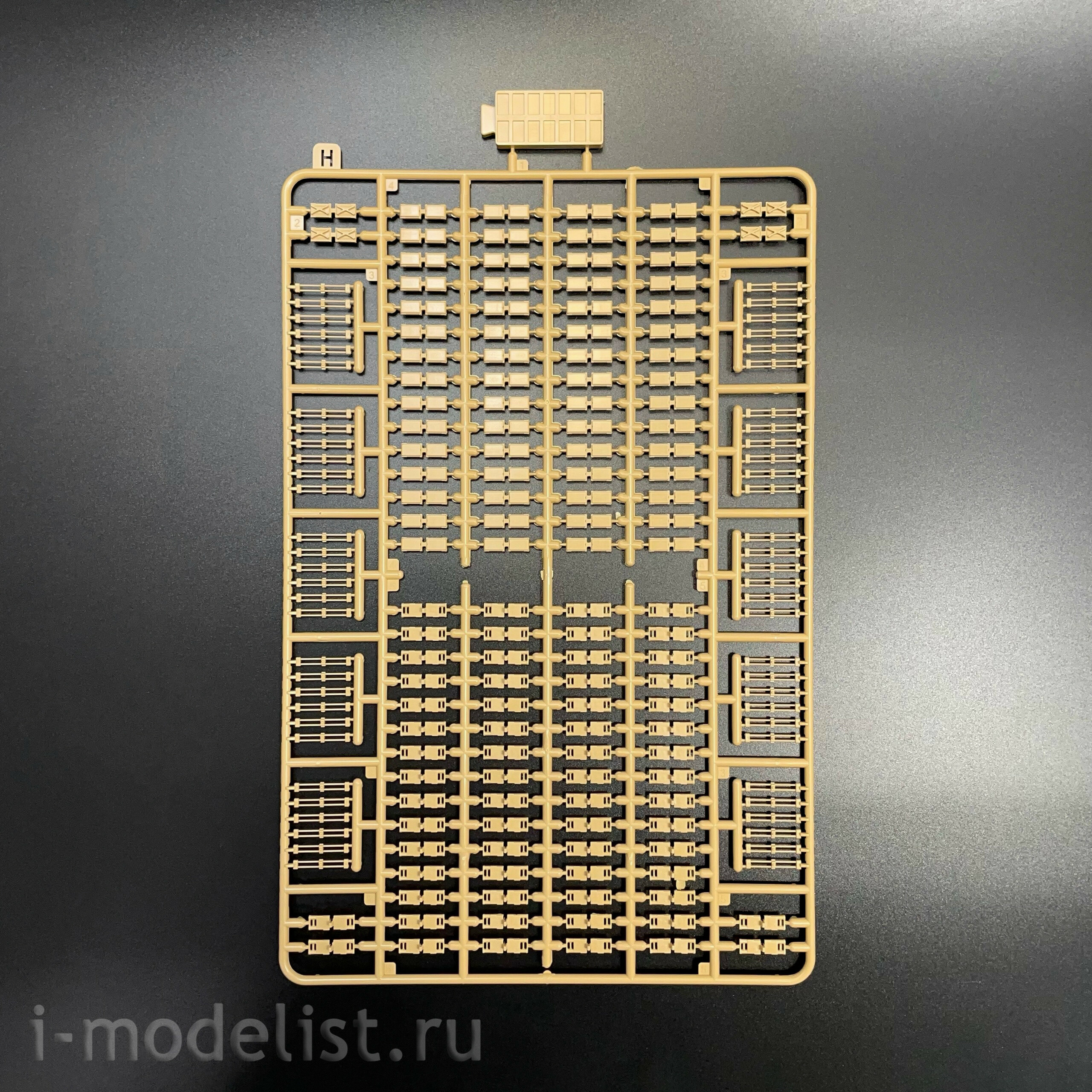 RM-5114 Rye Field Model 1/35 Немецкий танк Leopard 2A6 (Трофейная версия) с катками Т-80