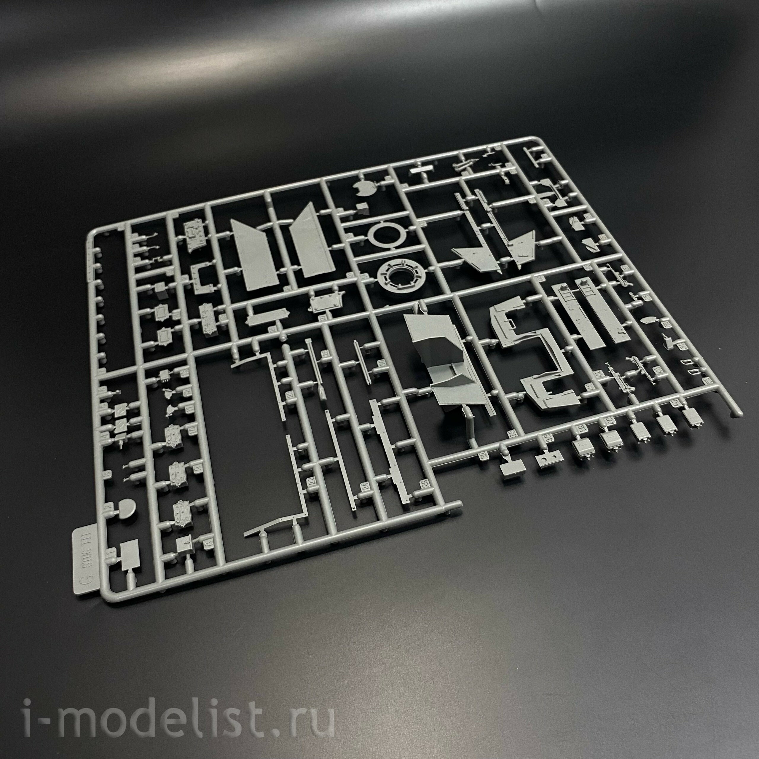 BT-036 Border Model 1/35 Немецкая САУ StuH 42 Ausf. G (Поздняя) с полным интерьером