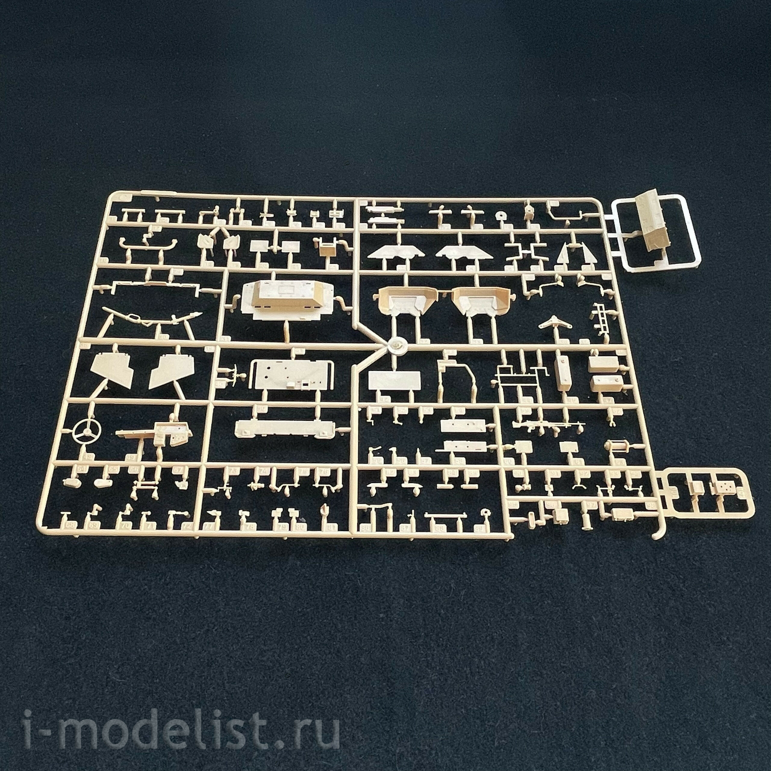 84522 HobbyBoss 1/35 Британский бронеавтомобиль Coyote TSV