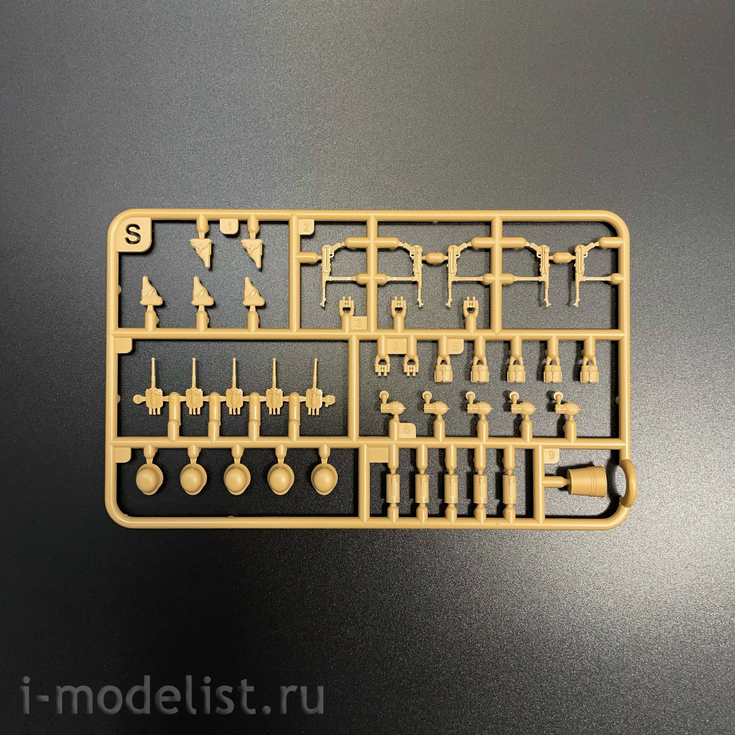 RM-5110 Rye Field Model 1/35 Бронеавтомобиль Sd.Kfz.234/2 PUMA с деталями двигателя