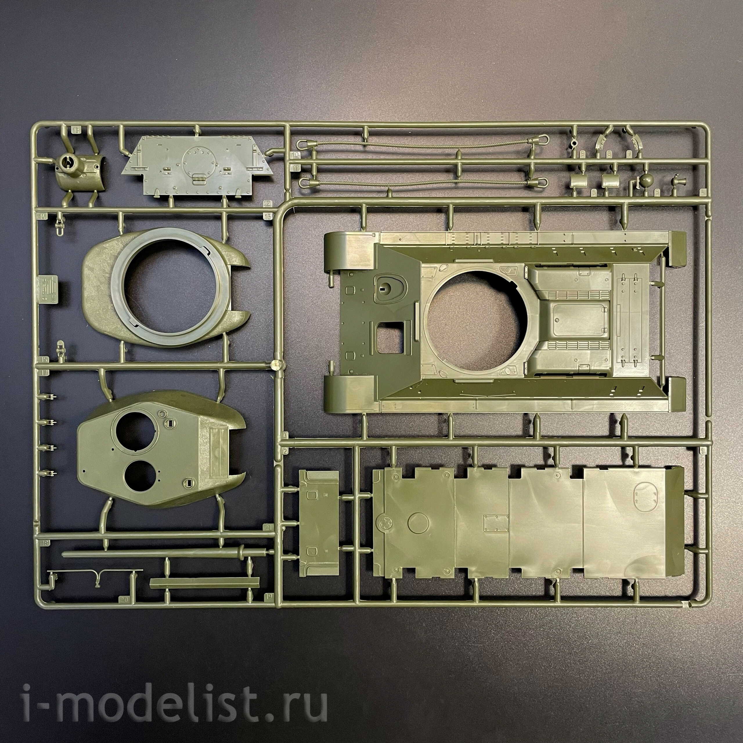 3687ГП Звезда 1/35 Герои Победы. Советский средний танк Т-34/85