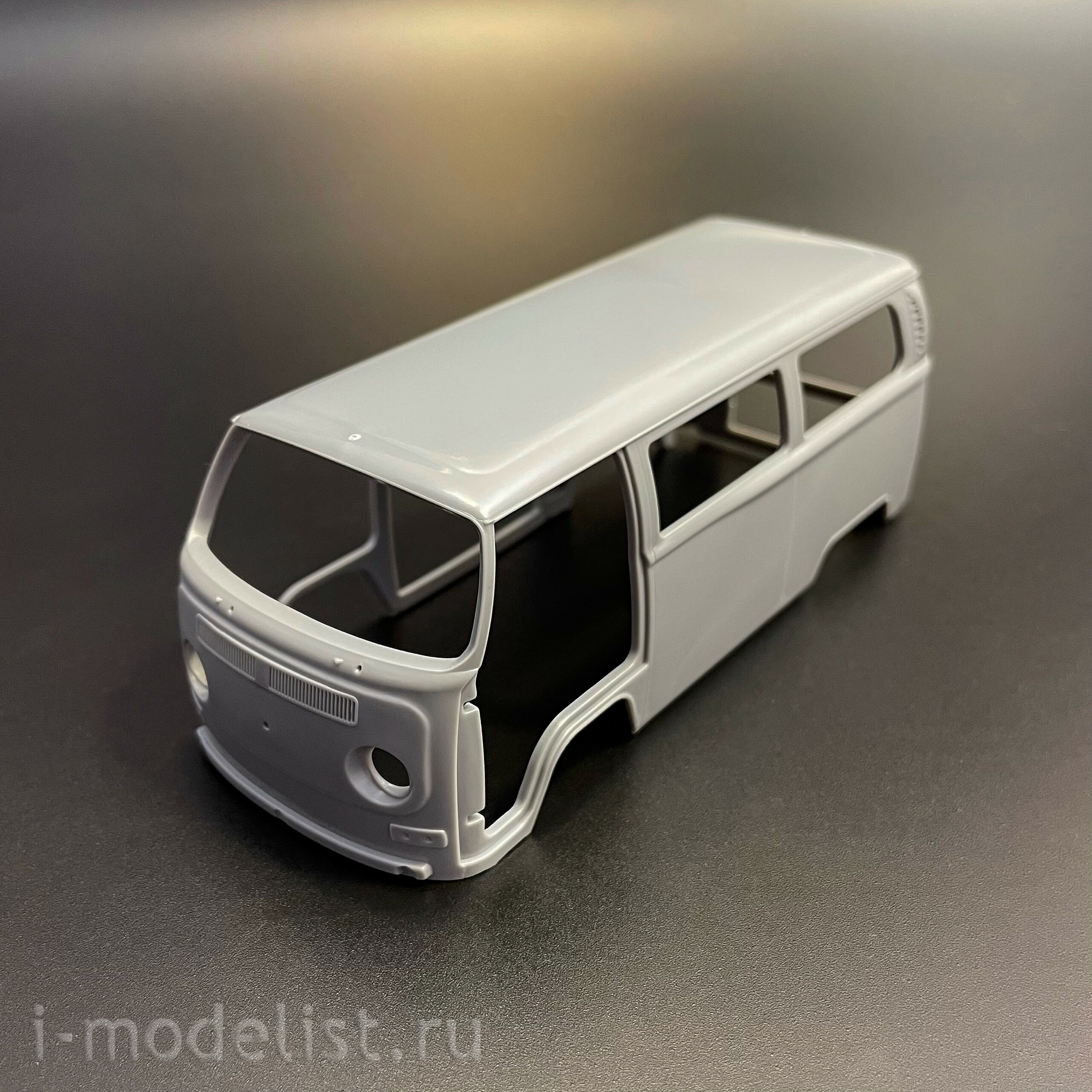 AK35022 AK Interactive 1/35 Легковой автомобиль-фургон T2 Model 1967 Van