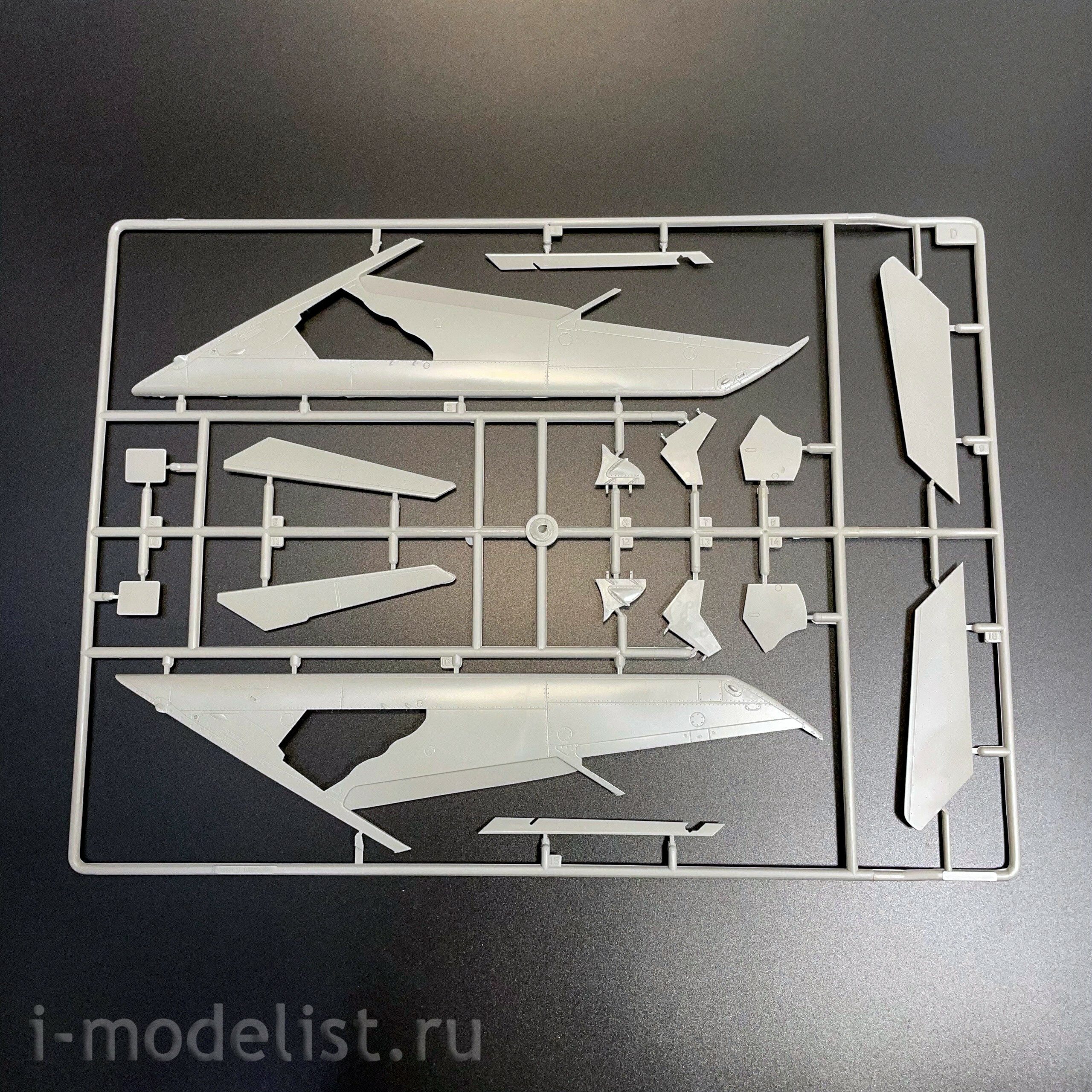 02207 Трубач 1/32 Советский истребитель М-19С Farmer C