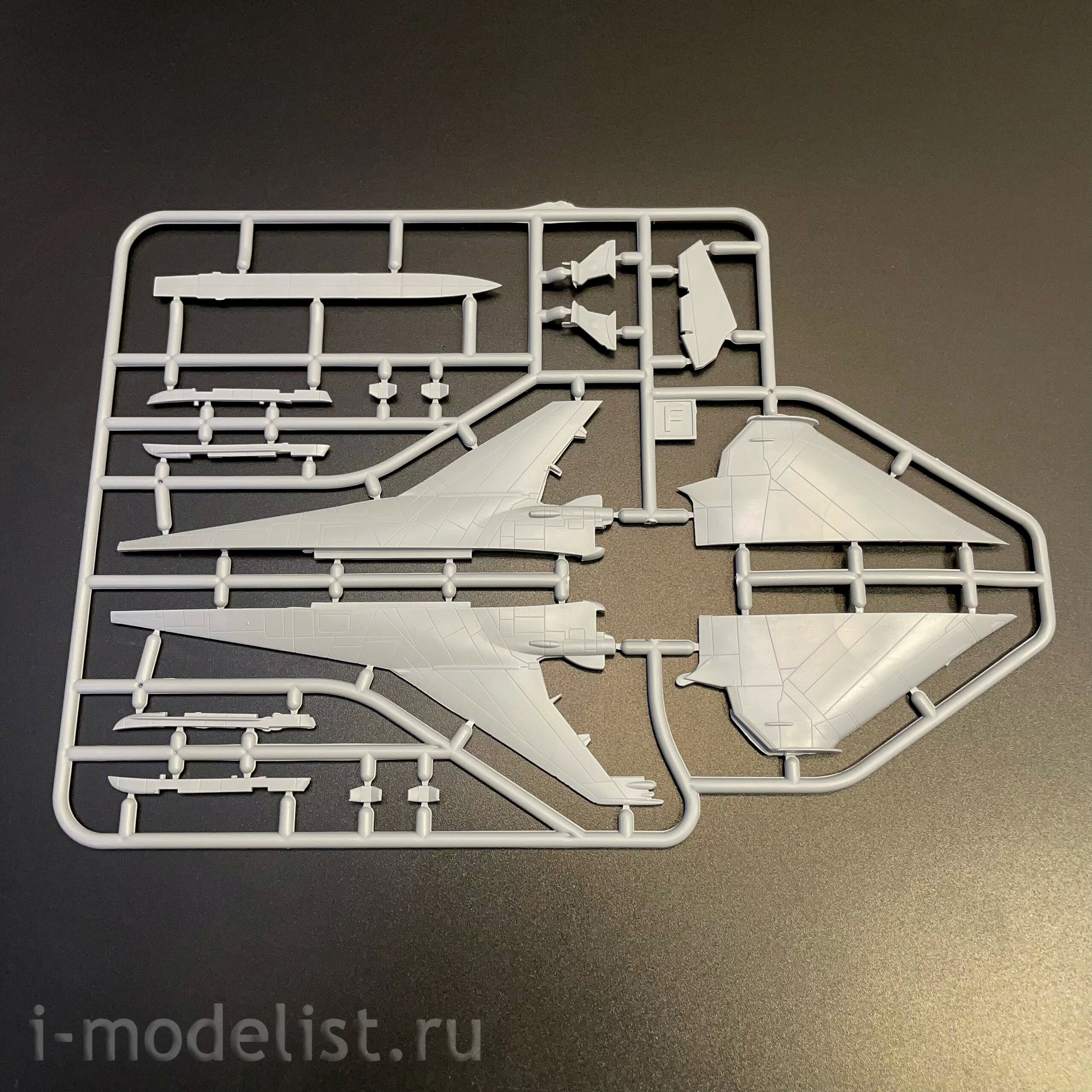144201 Восточный экспресс 1/144 Дальний бомбардировщик 22М3