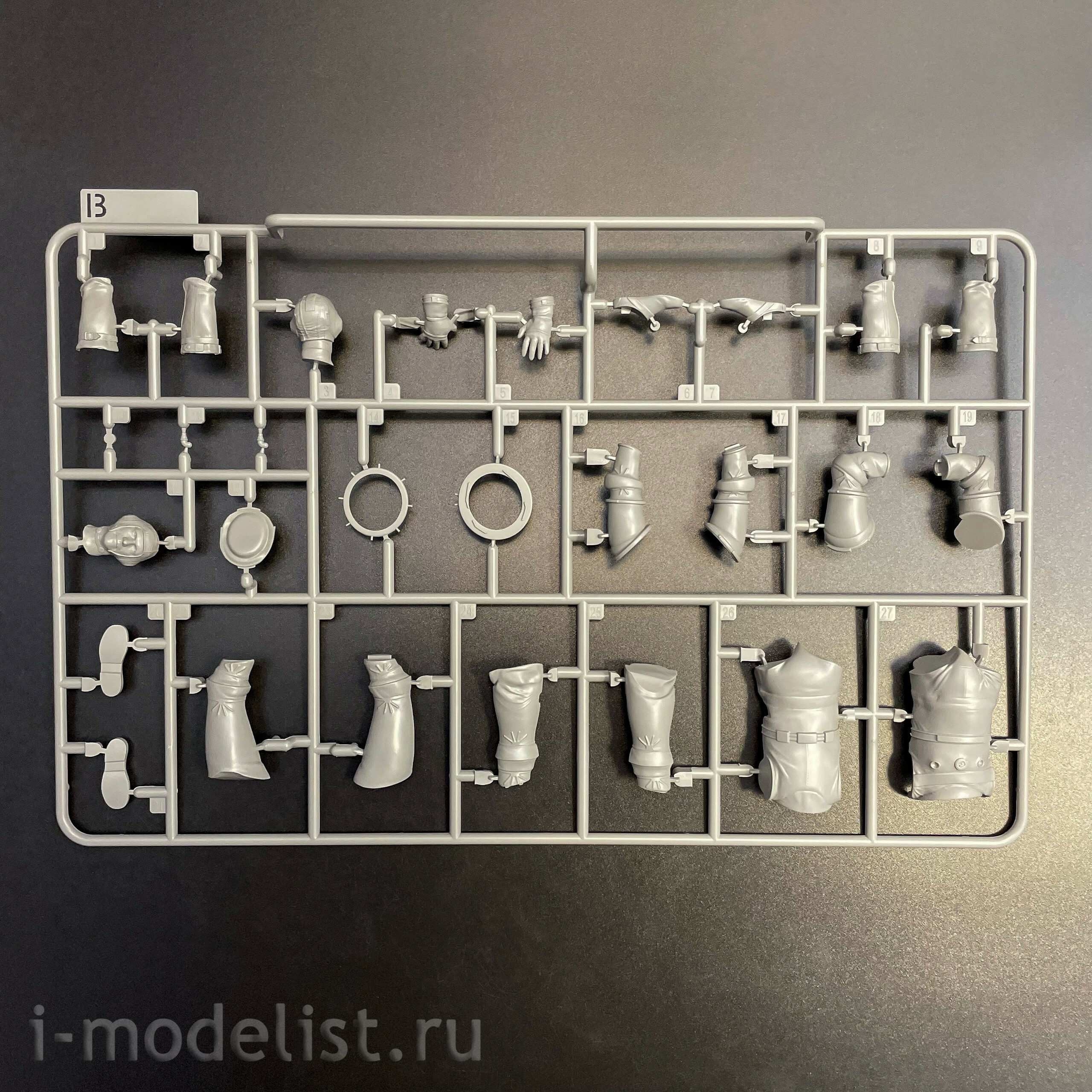 1023 Takom 1/16 Фигурка немецкого пилота Horter Ho-229