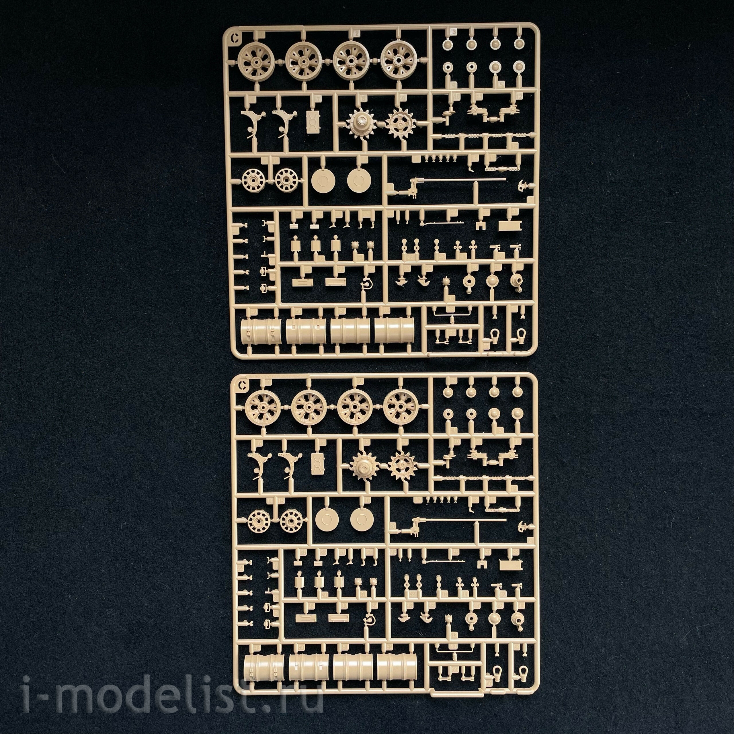 RM-5091 Rye Field Model 1/35 Советский танк Т-55АМД с комплексом активной защиты (КАЗ) 