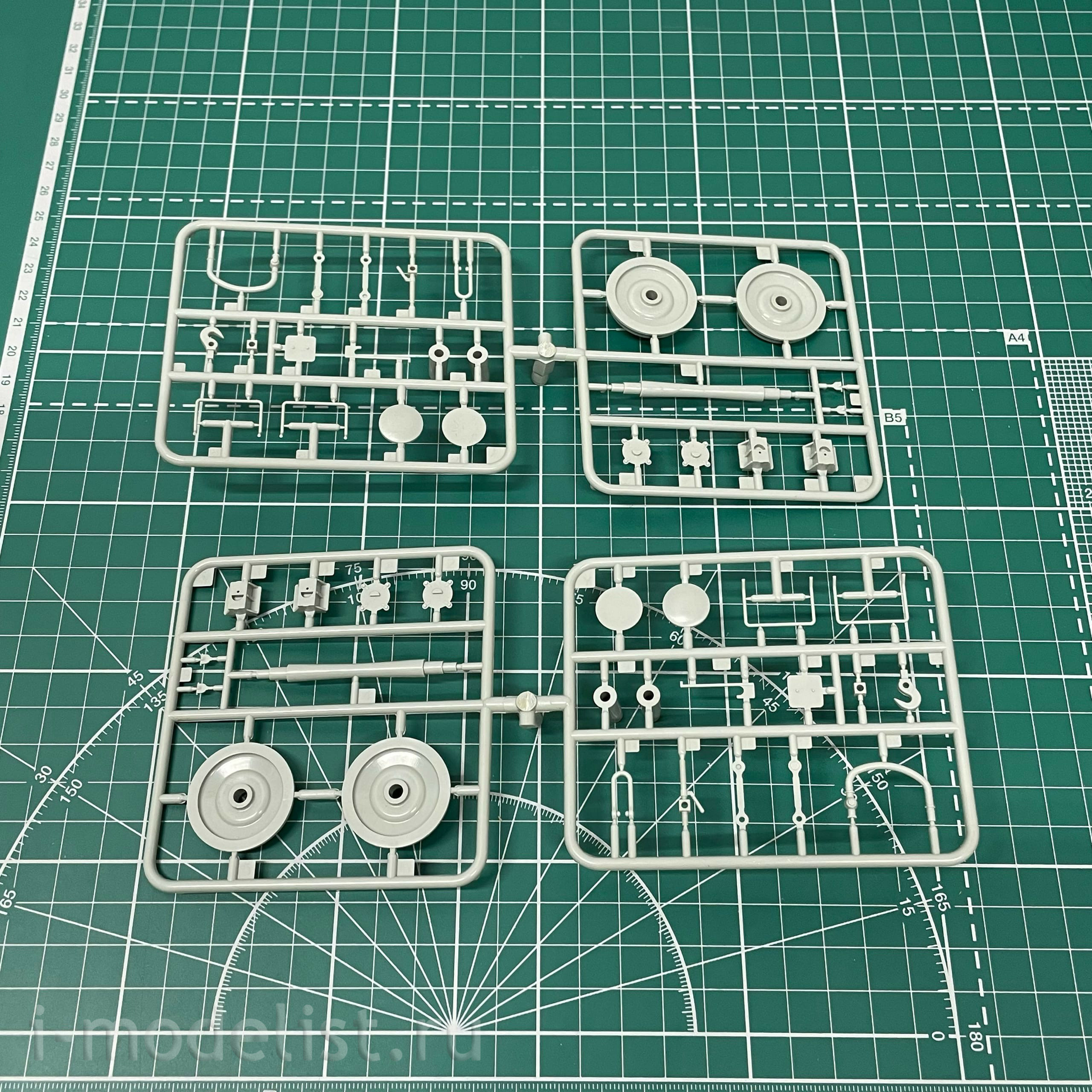 35A02-MW Sabre Model 1/35 Железнодорожная платформа тип SSys (металлические колёса)