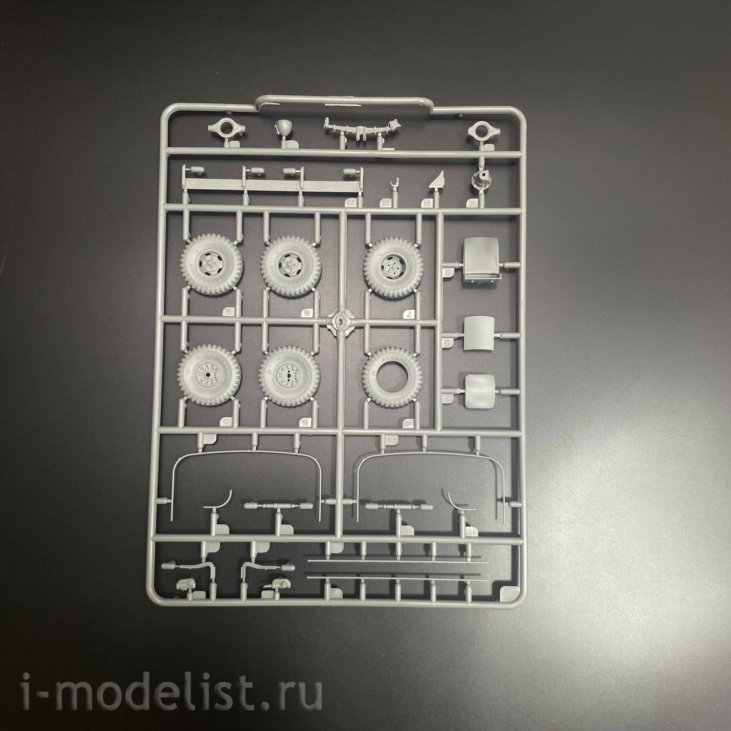 AK35020 AK Interactive 1/35 Грузовой автомобиль IDF Power Wagon WM300 с лебедкой
