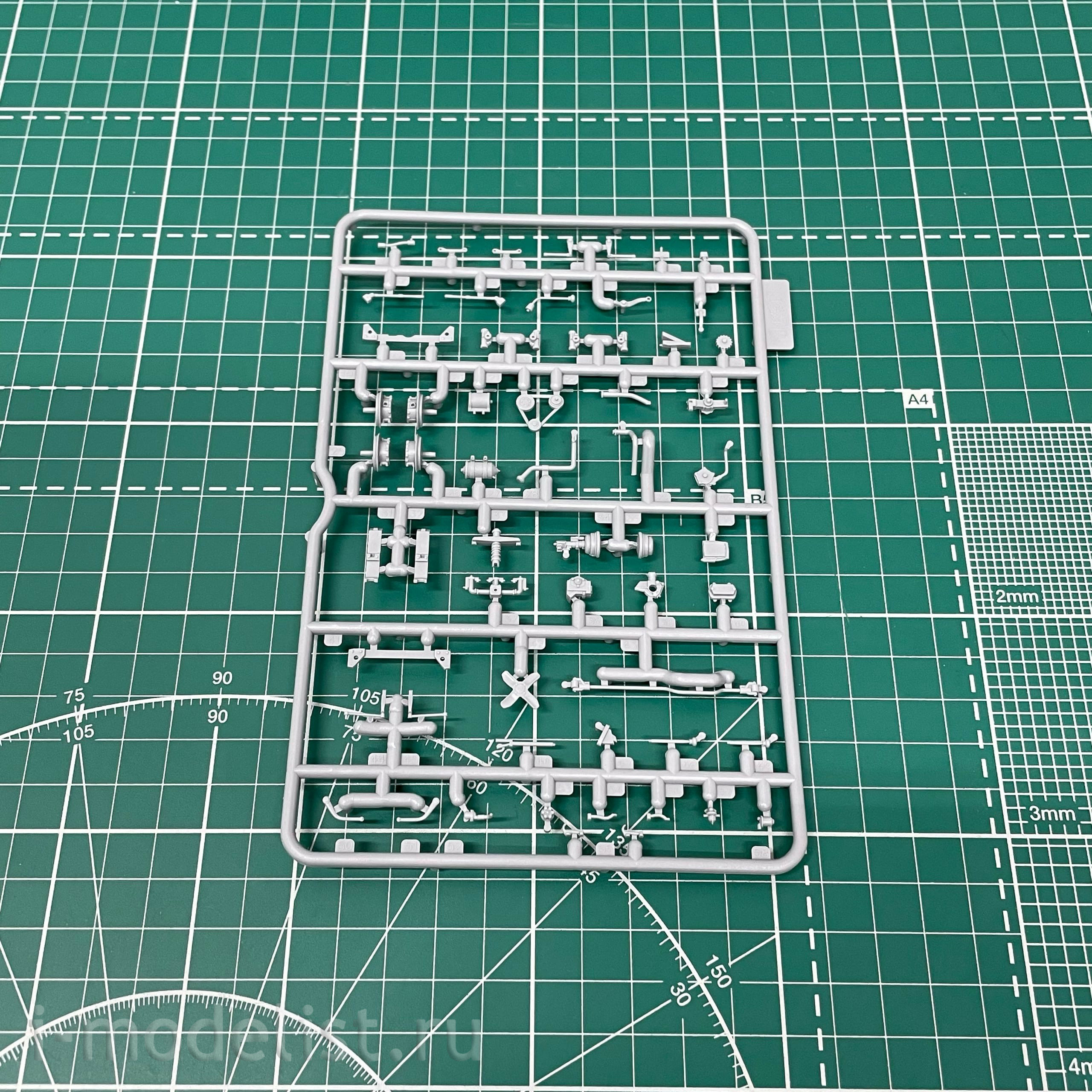 35596 ICM 1/35 БМ-13-16 на шасси G7107 с советским расчетом