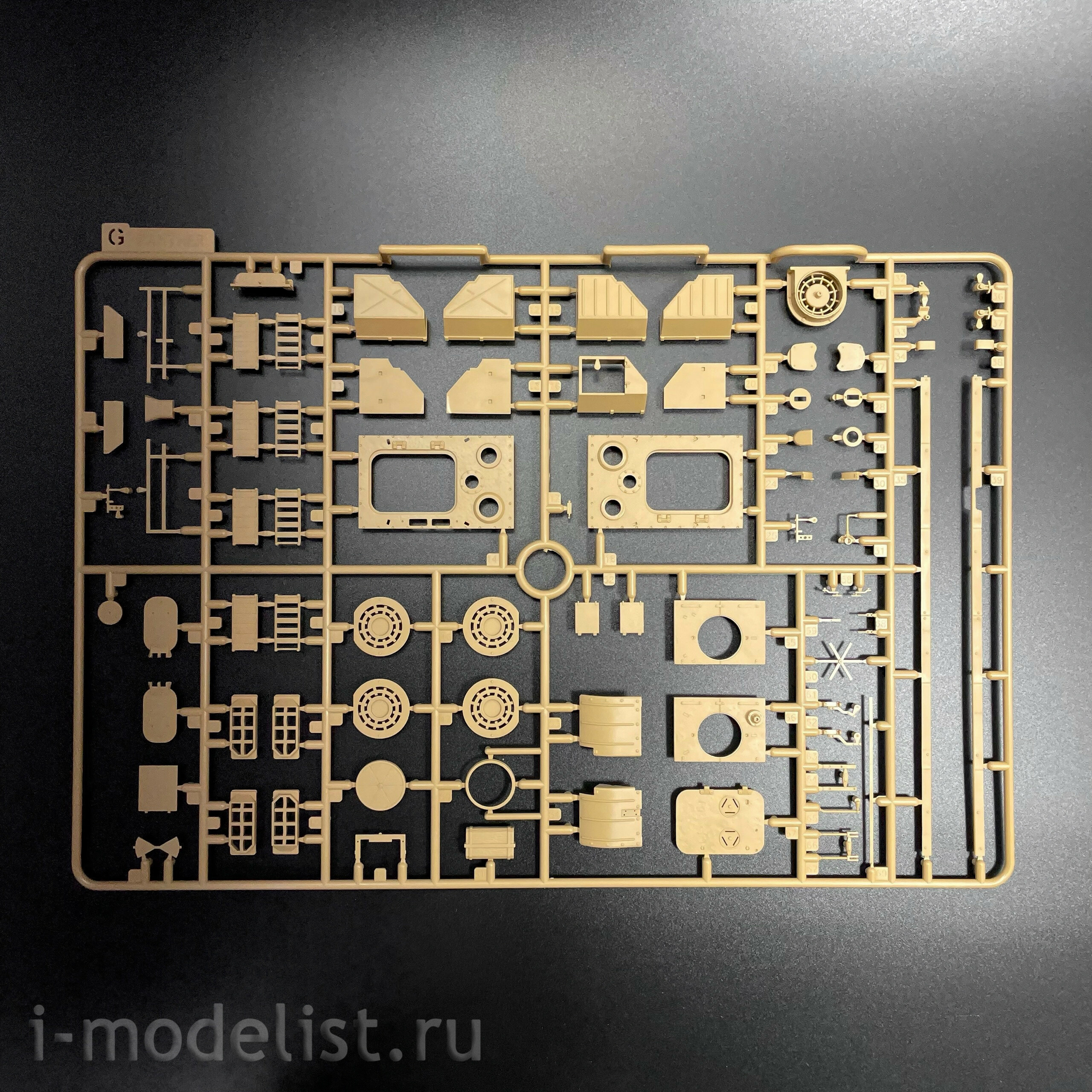 RM-5112 Rye Field Model 1/35 Танк Sd.Kfz.171 Panther G с прибором ночного видения