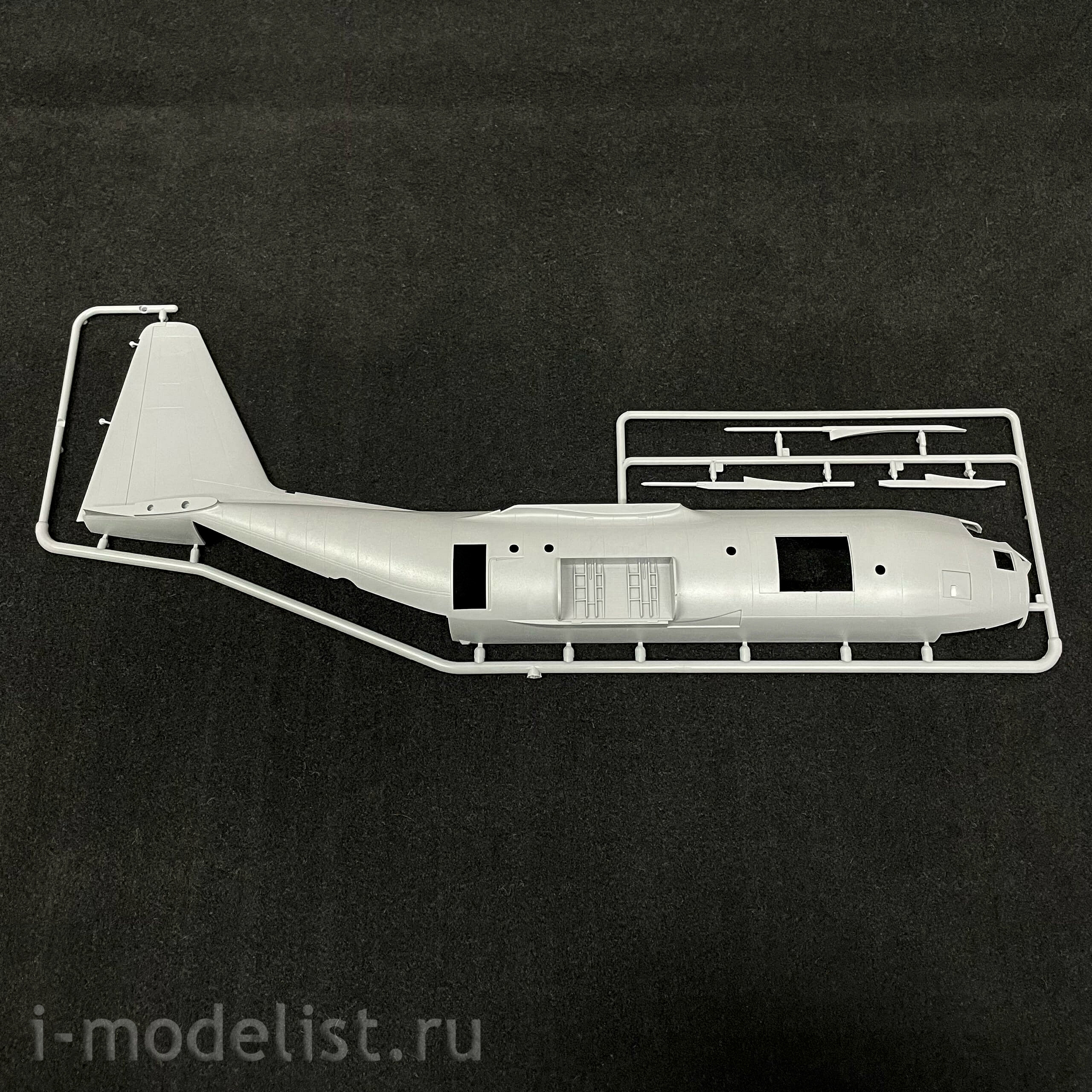 7325 Звезда 1/72 Американский военно-транспортный самолет С-130J