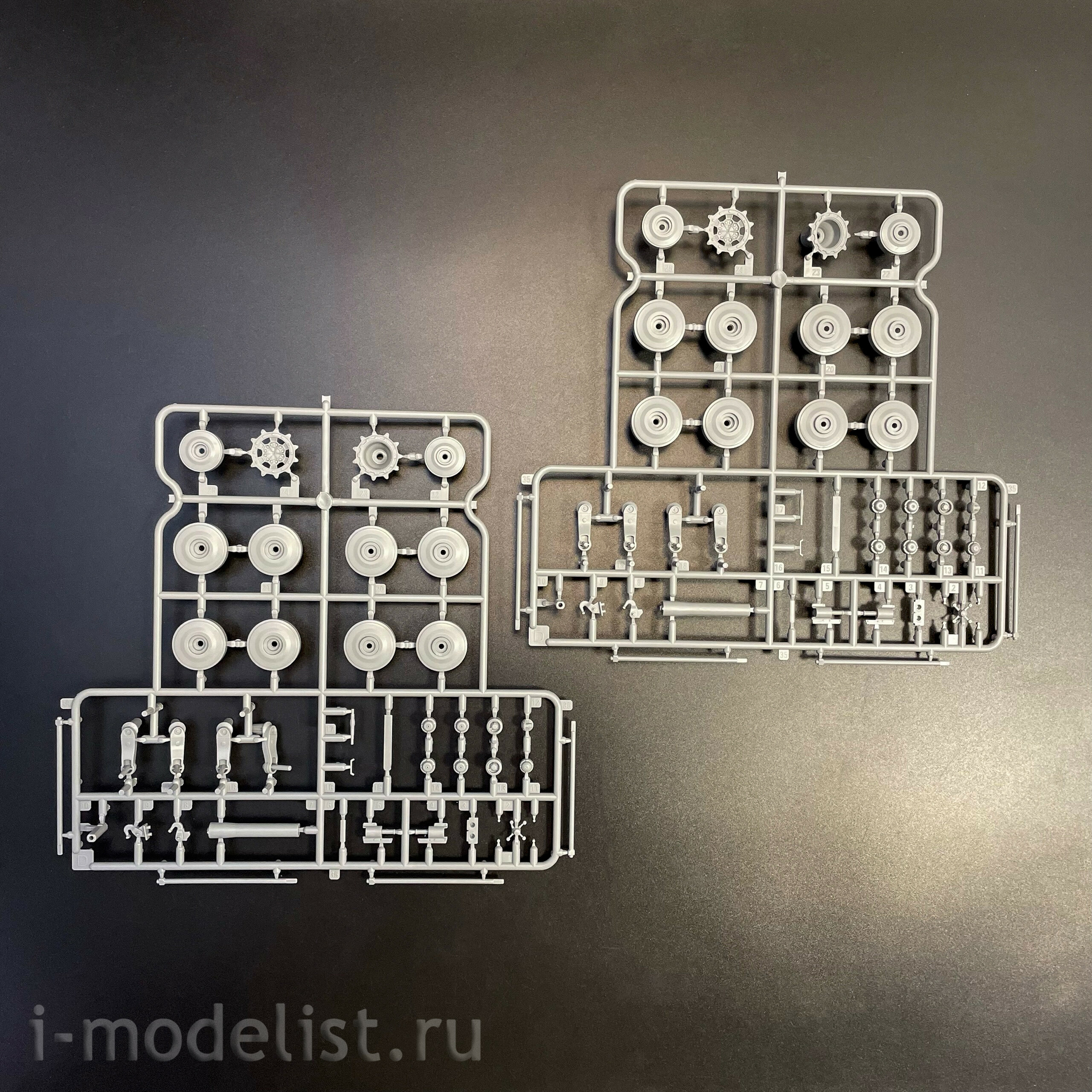 35A065 Amusing Hobby 1/35 Немецкий основной боевой танк Panther KF51U
