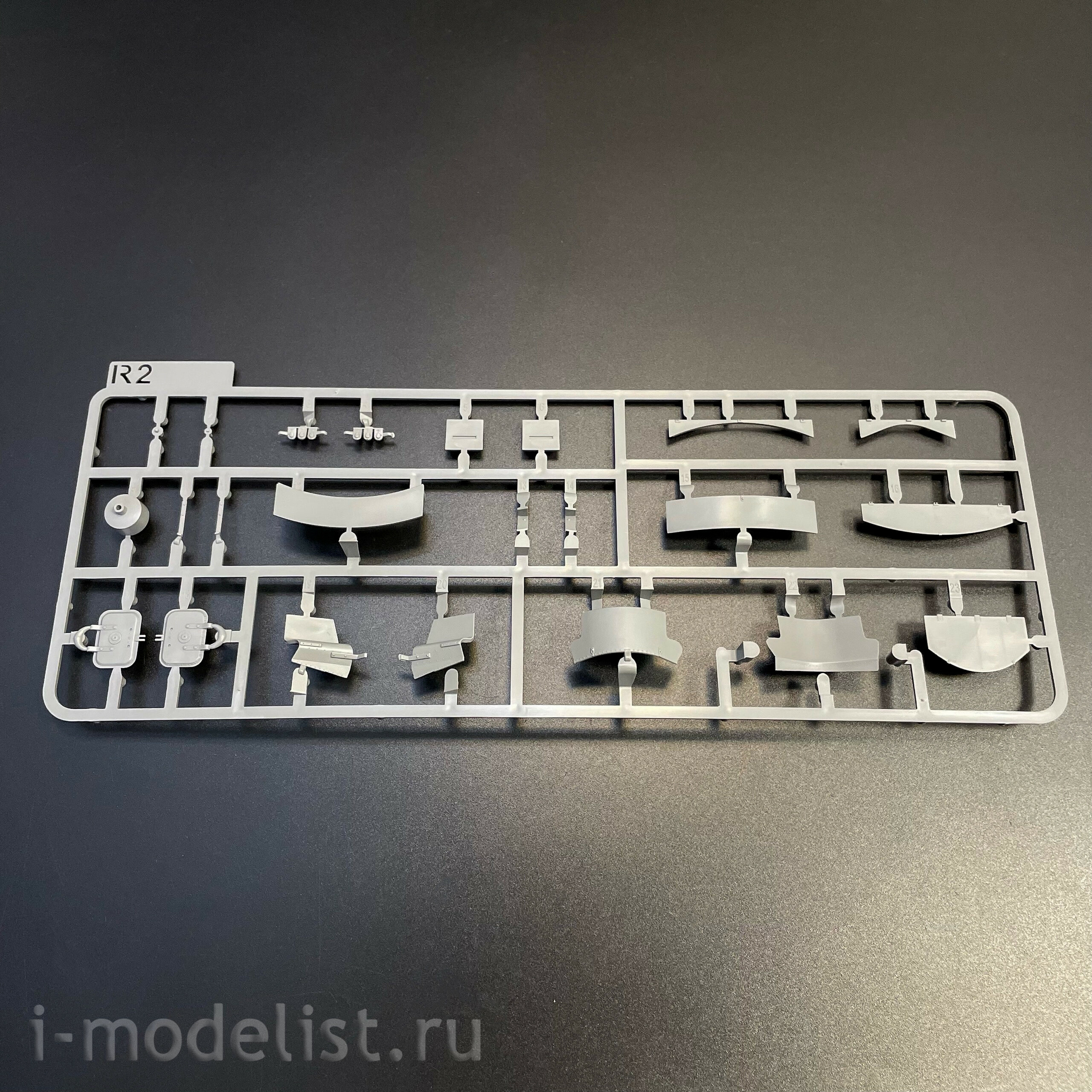 2196 Takom 1/35 Немецкий тяжёлый танк Sd.Kfz.181 Pz.Kpfw.VI Ausf.E - Tiger I ранний
