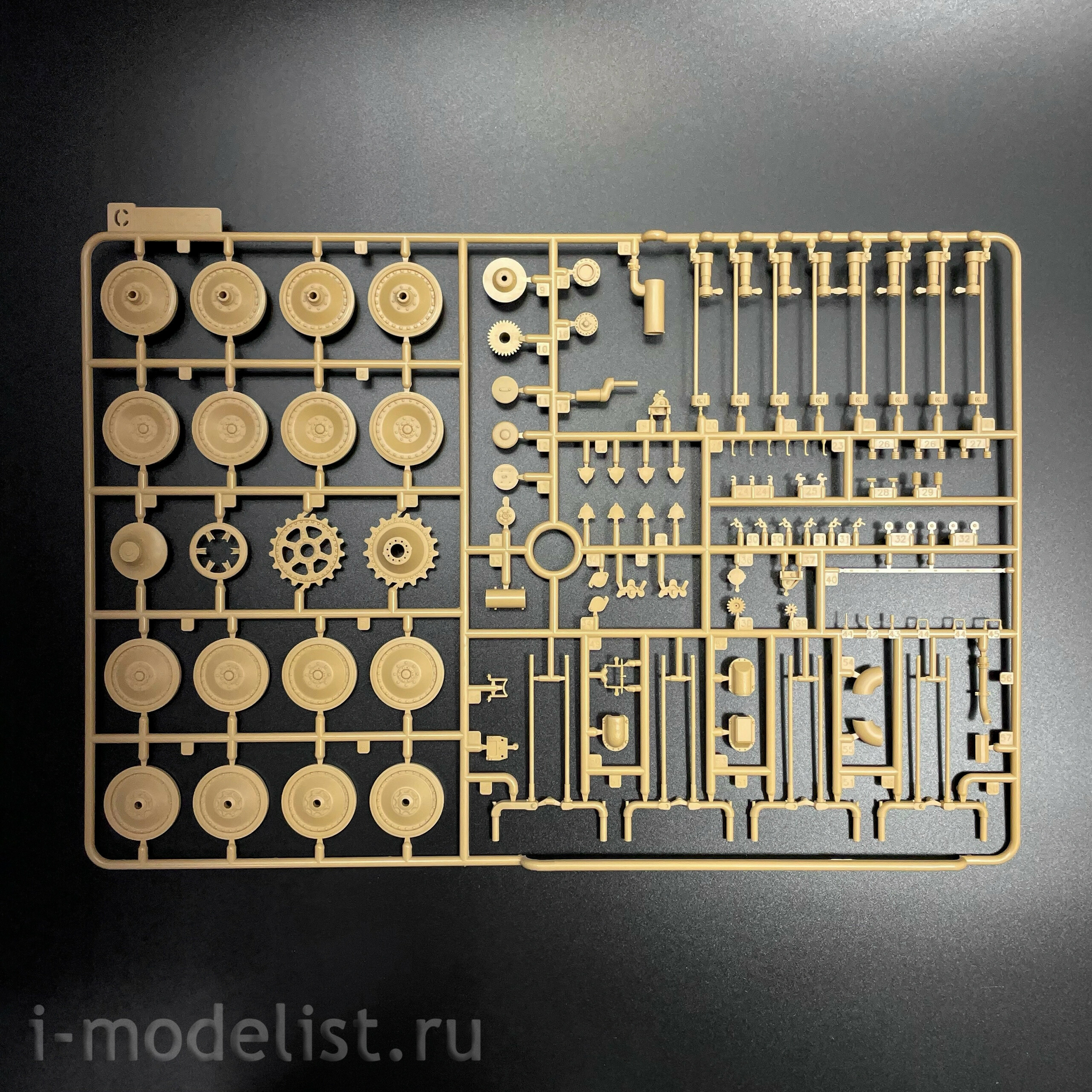 RM-5112 Rye Field Model 1/35 Танк Sd.Kfz.171 Panther G с прибором ночного видения