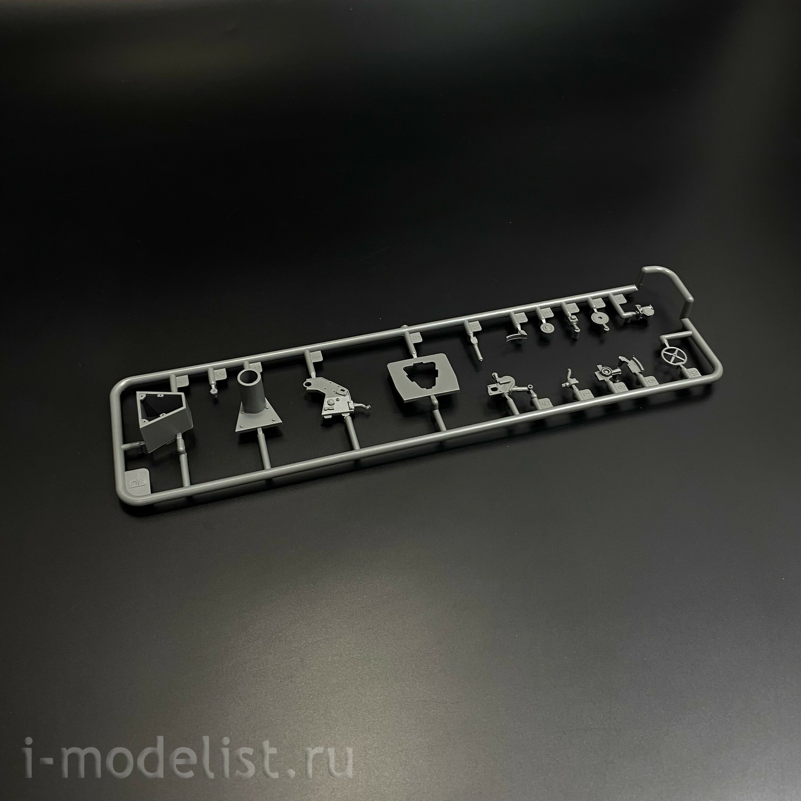 BT-036 Border Model 1/35 Немецкая САУ StuH 42 Ausf. G (Поздняя) с полным интерьером