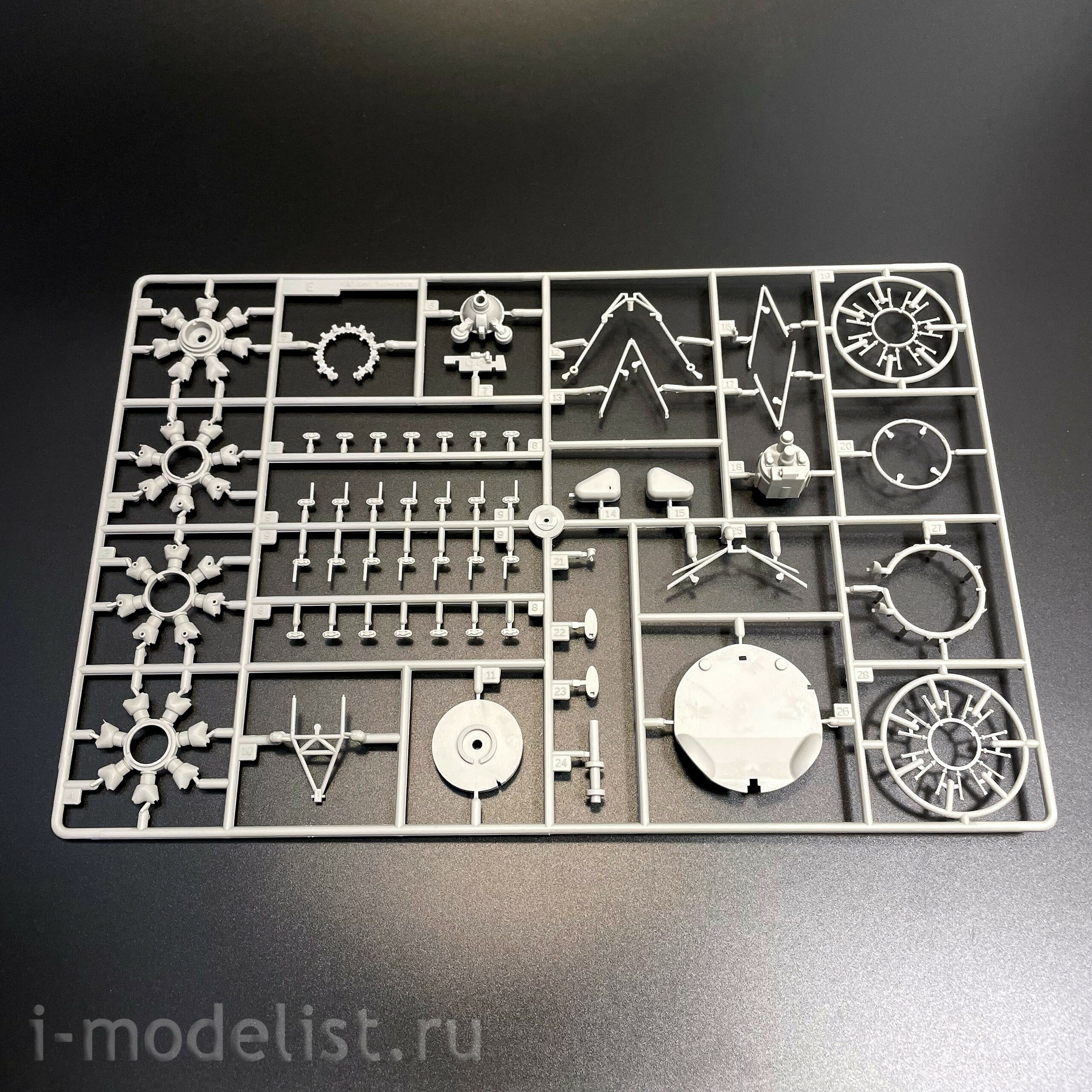 02223 Трубач 1/32 Американский палубный истребитель-бомбардировщик F4F-4 Wildcat