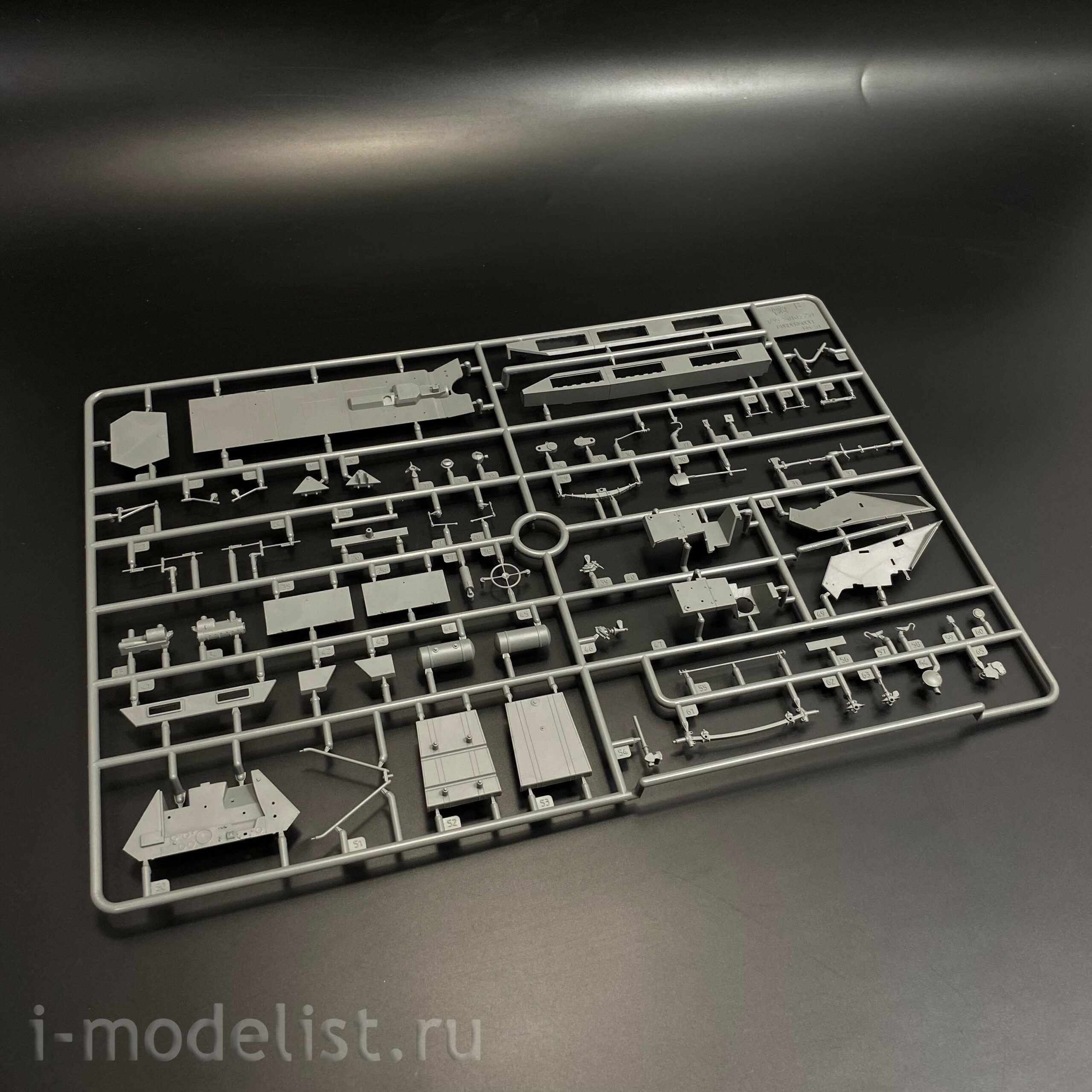 BT-041 Border Model 1/35 Бронетранспортёр Sd.Kfz.251/1 Ausf.D