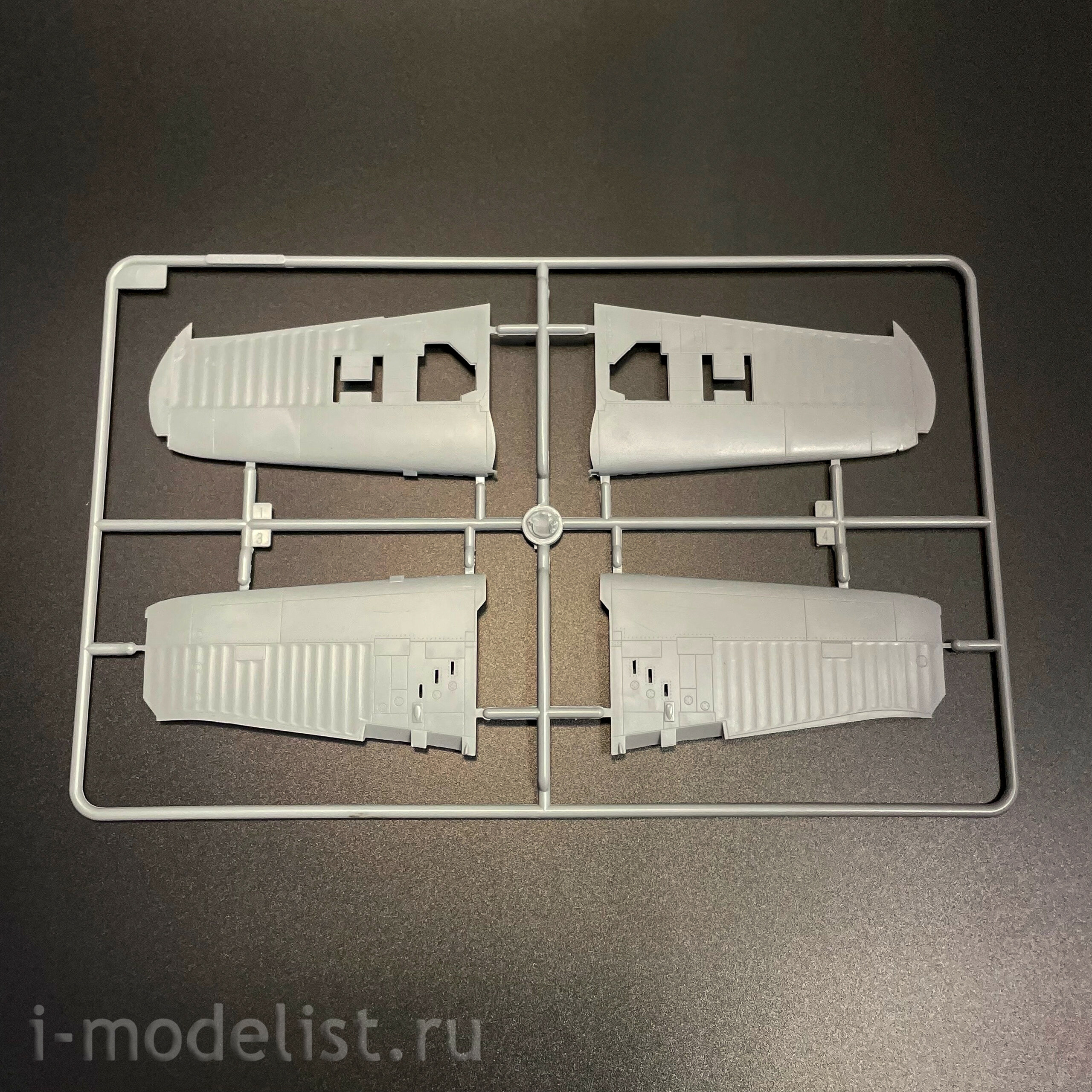 80385 HobbyBoss 1/48 Истребитель F4U-2 Corsair