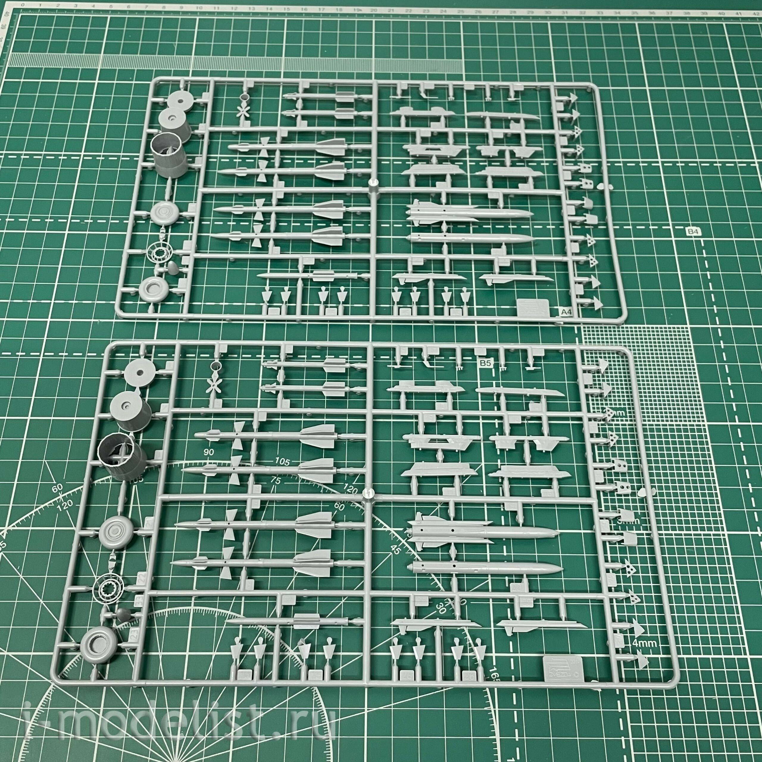 7297П Звезда 1/72 Подарочный набор: Российский палубный истребитель Су-33