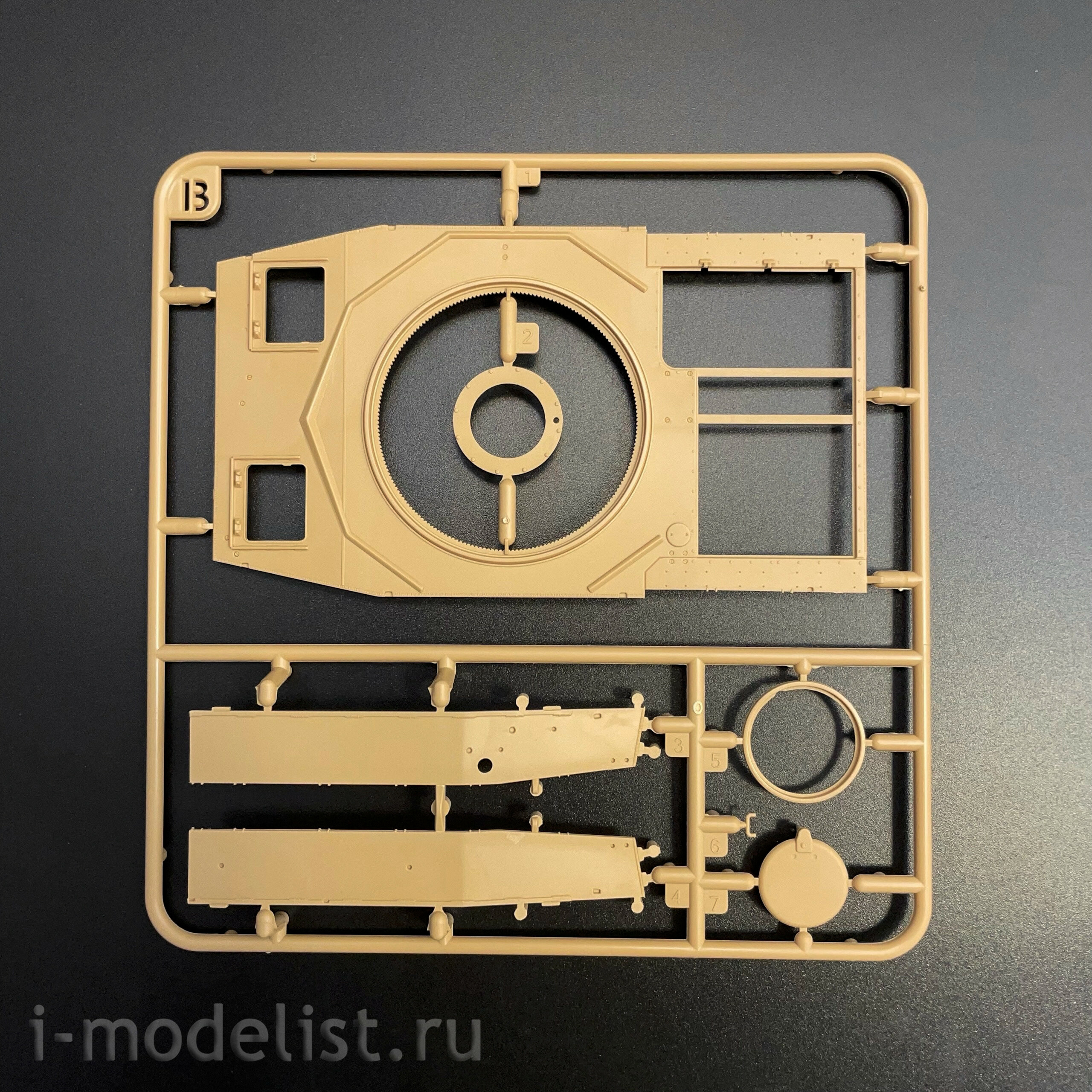 RM-5068 Rye Field Model 1/35 Немецкий средний танк Pz.Kpfw.IV J с башней Panther F