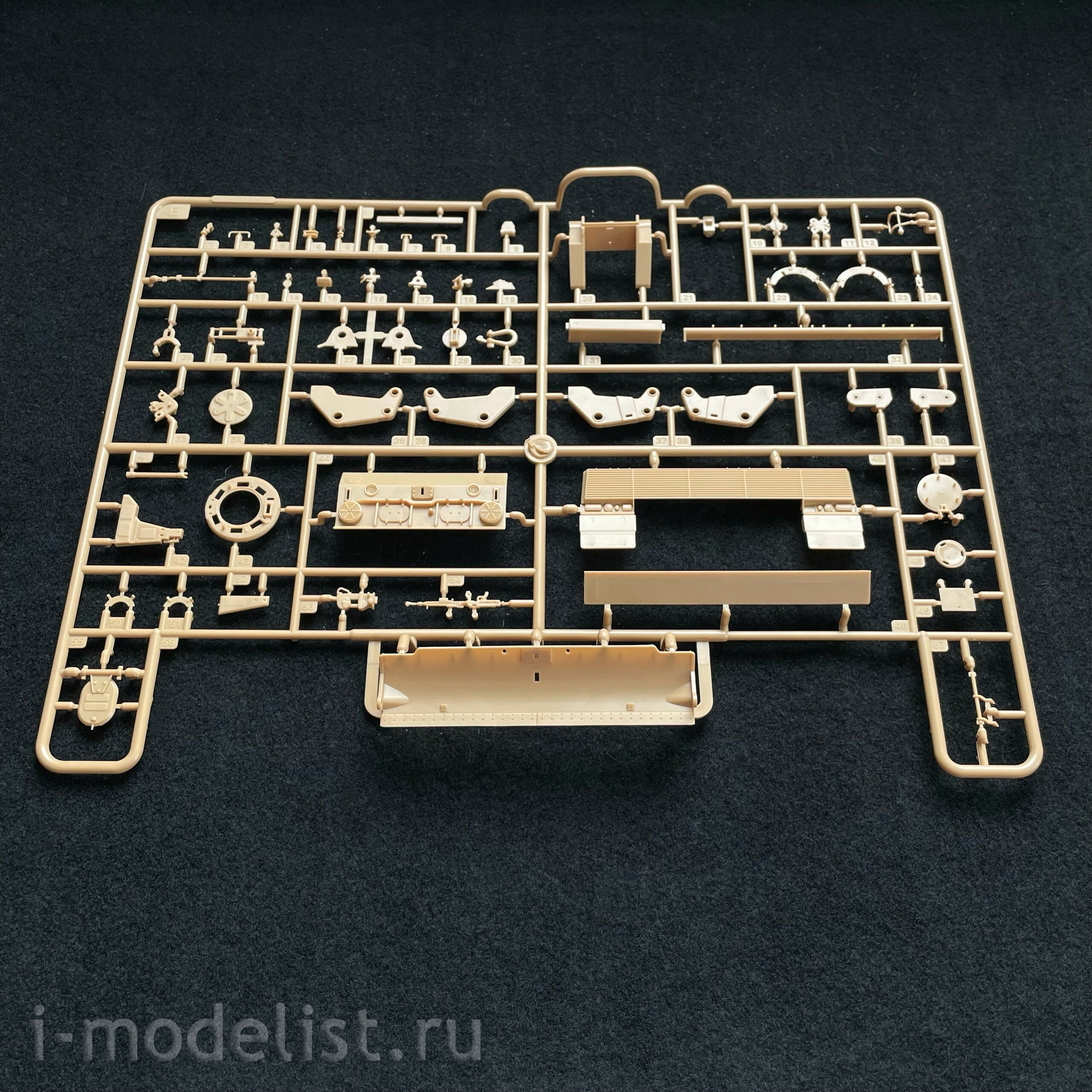 84565 HobbyBoss 1/35 Бронированная ремонтно-эвакуационная машина Bergepanzer BPz3 “Buffalo-3” ARV