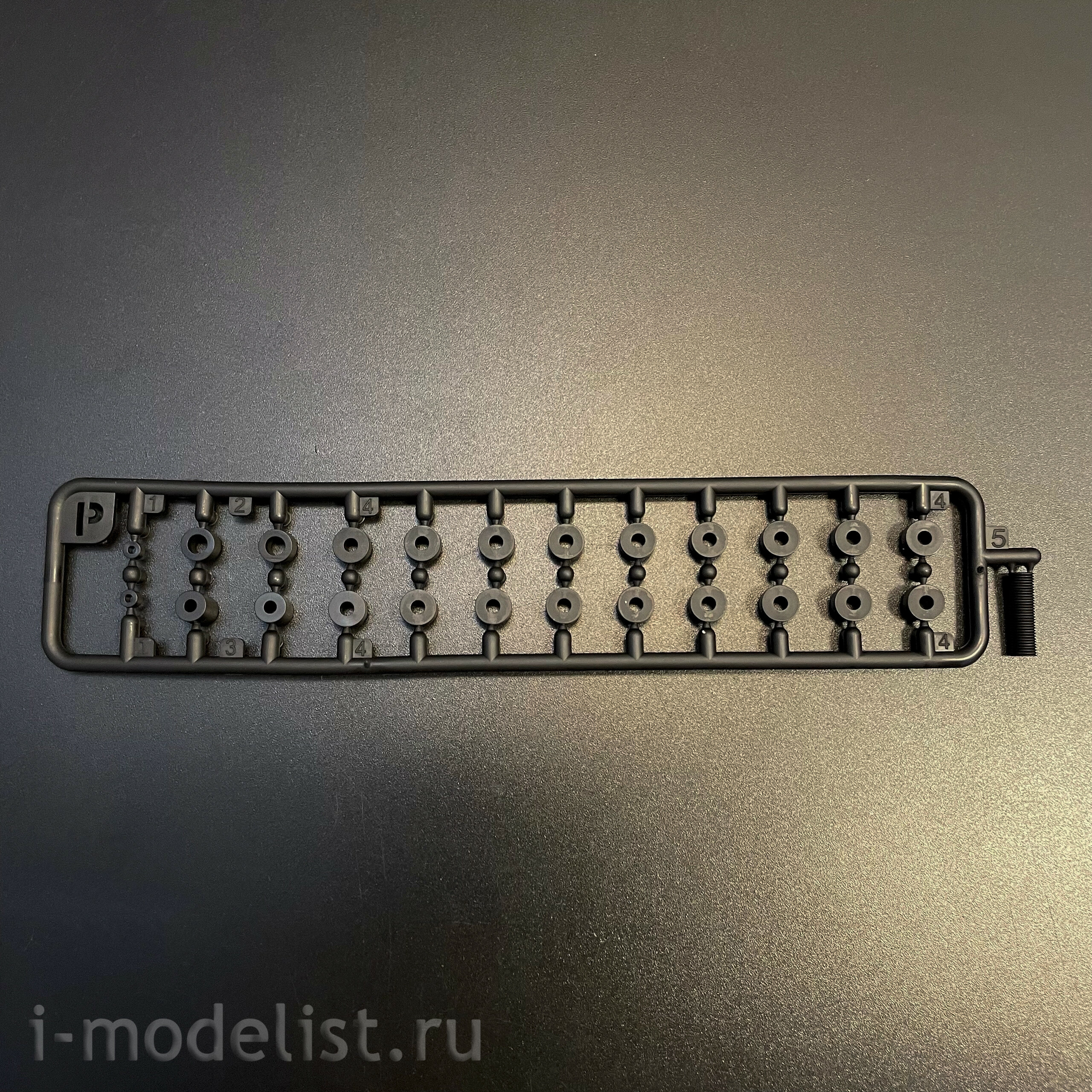 RM-5138 Rye Field Model 1/35 Немецкий танк Sd.Kfz. 182 Pz.Kpfw.VI Ausf.B King Tiger Арденны 1944 (Upgrade-версия)