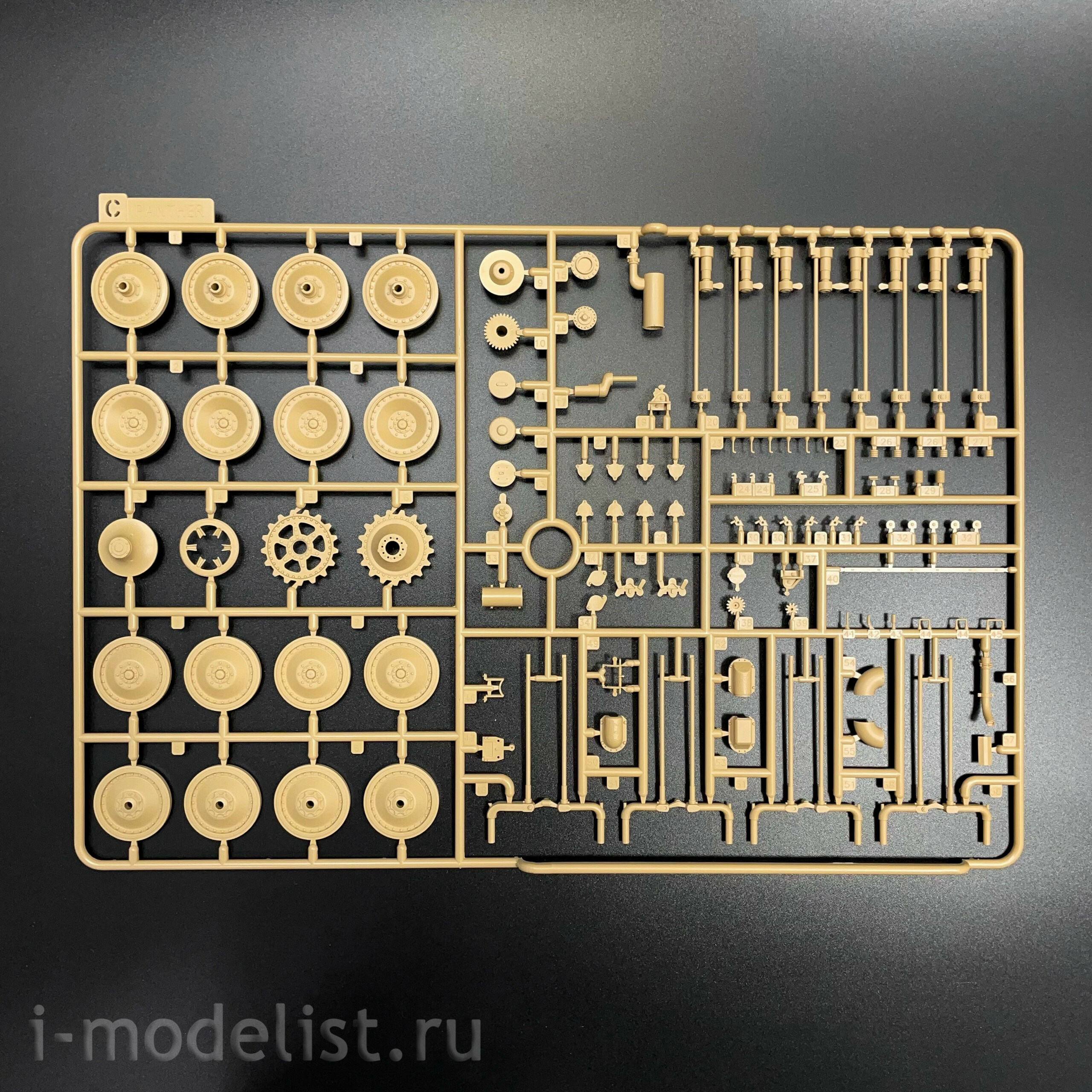 RM-5112 Rye Field Model 1/35 Танк Sd.Kfz.171 Panther G с прибором ночного видения