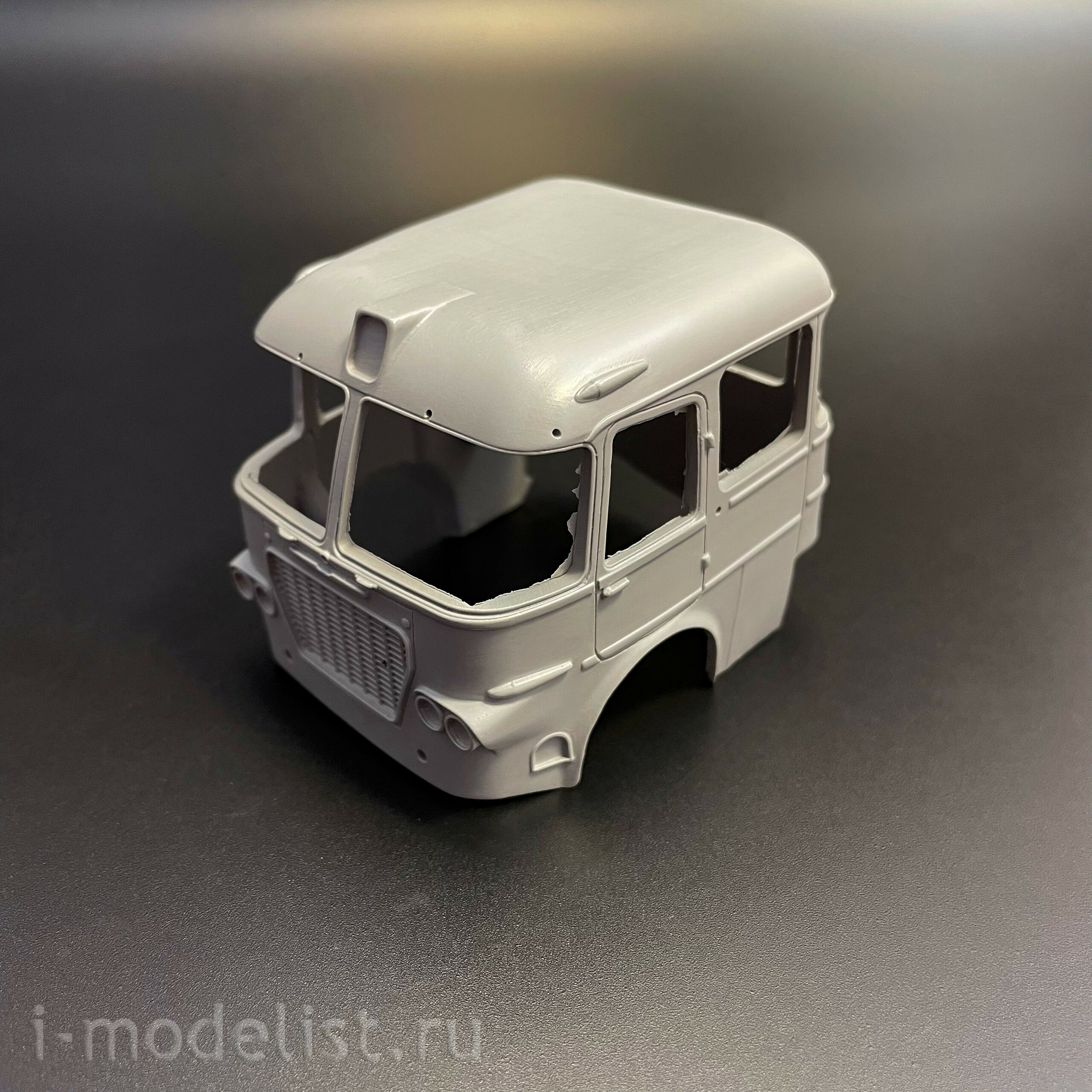 1561AVD AVD Models 1/43 Седельный тягач Ikarus-620