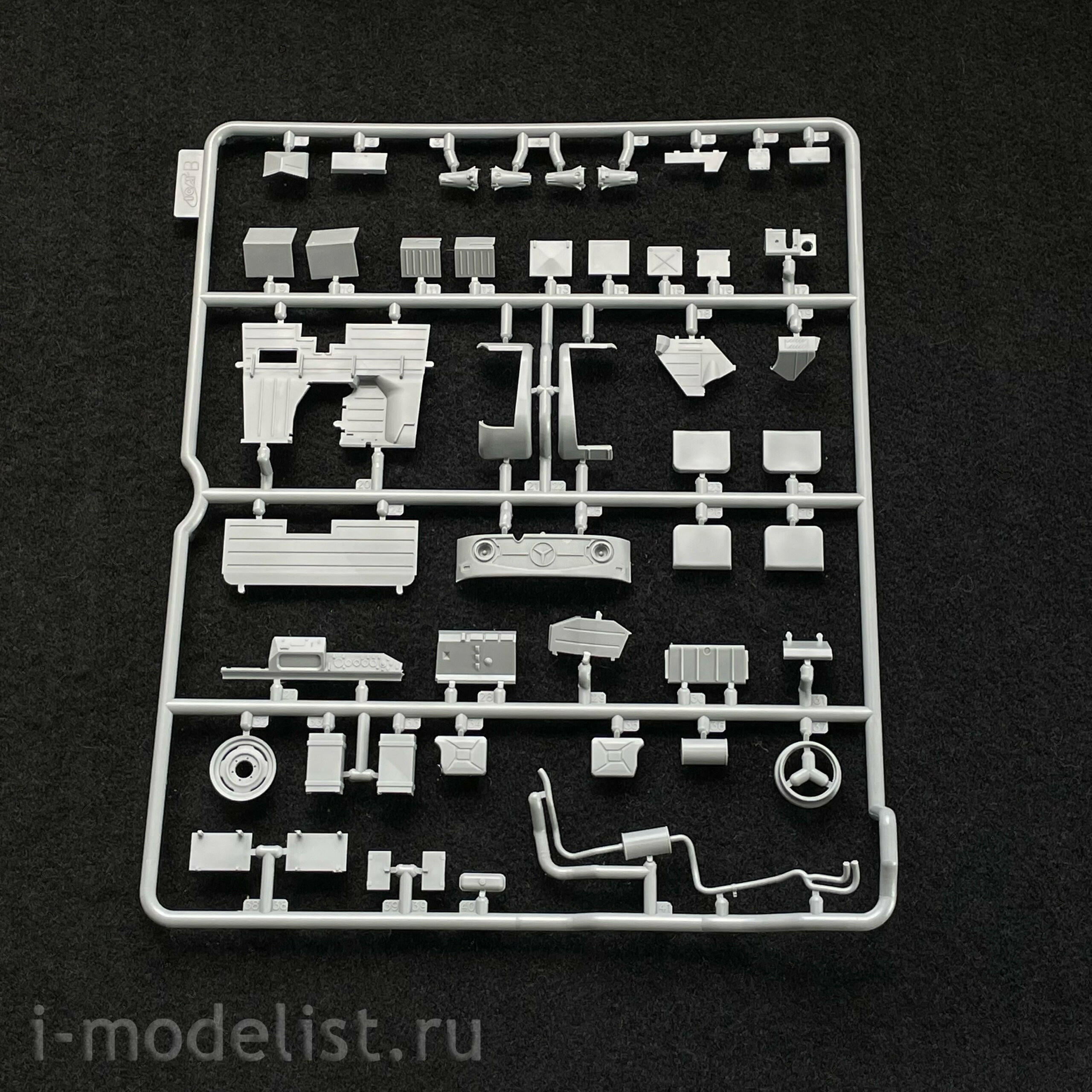 AK35506 AK Interactive 1/35 Внедорожник Unimog-S 404, Ближний Восток