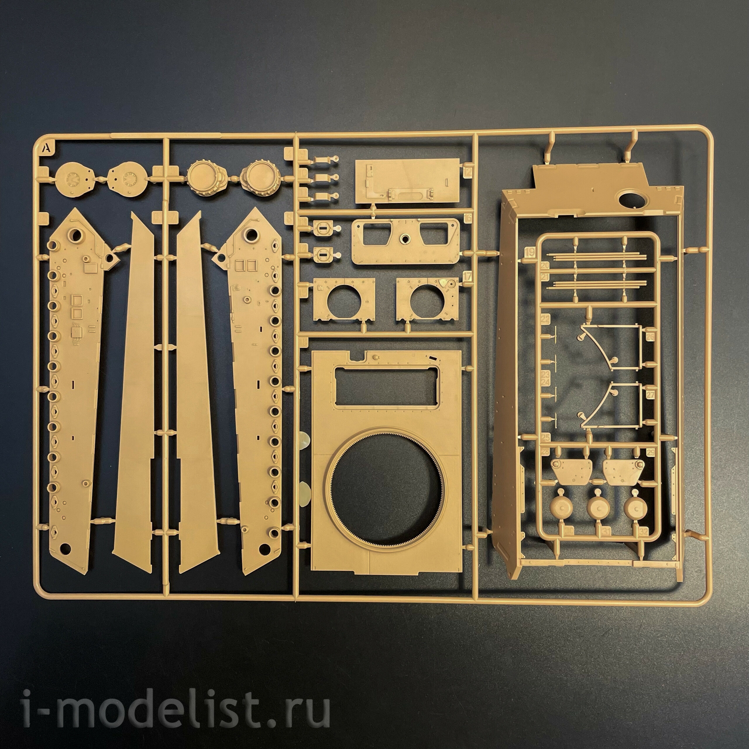 RM-5137 Rye Field Model 1/35 Немецкий танк Sd.Kfz.182 Panzerkampfwagen VI Tiger Ausf.B “King Tiger” ARDENNES 1944 Башня Henschel