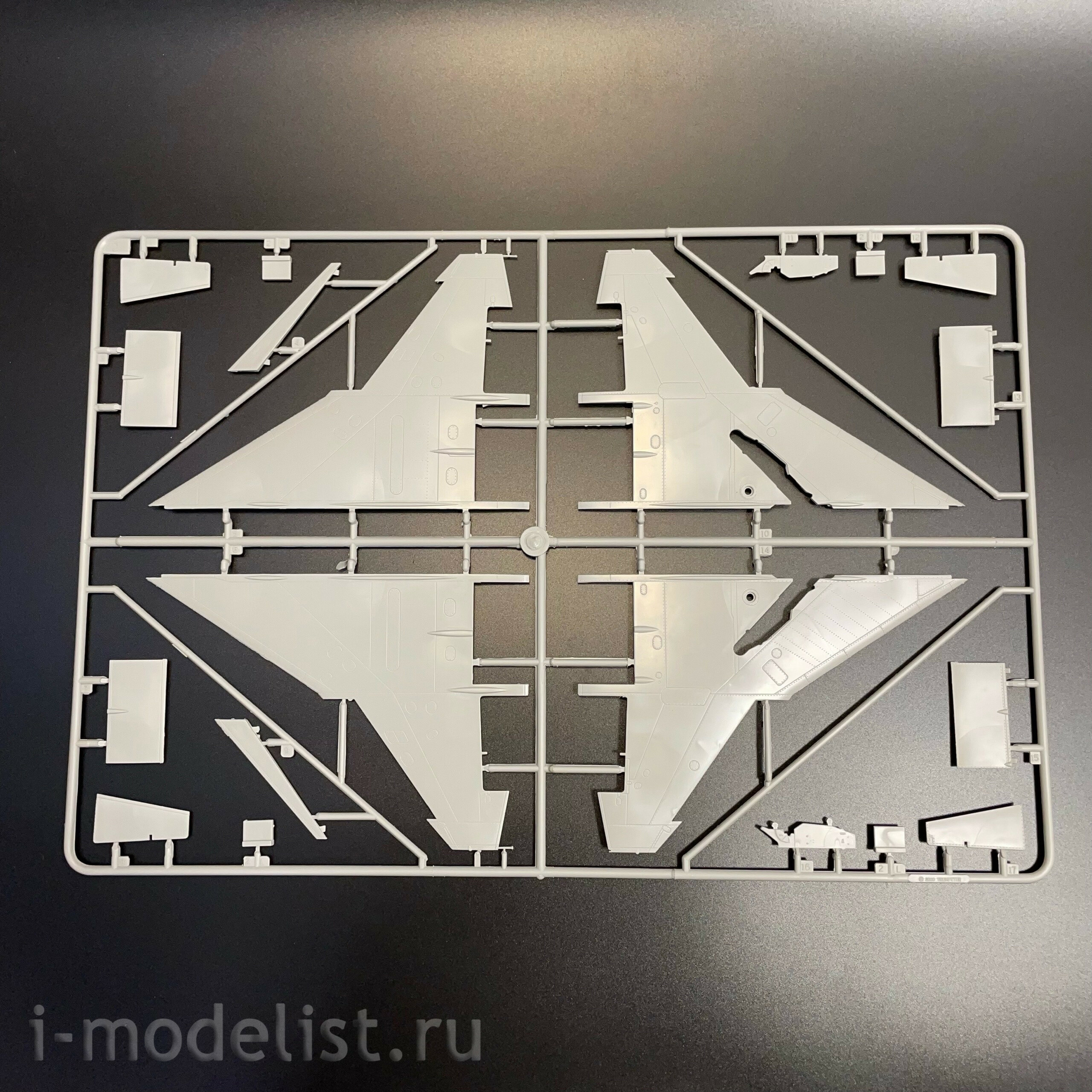 02217 Трубач 1/32 Китайский истребитель F-7EB