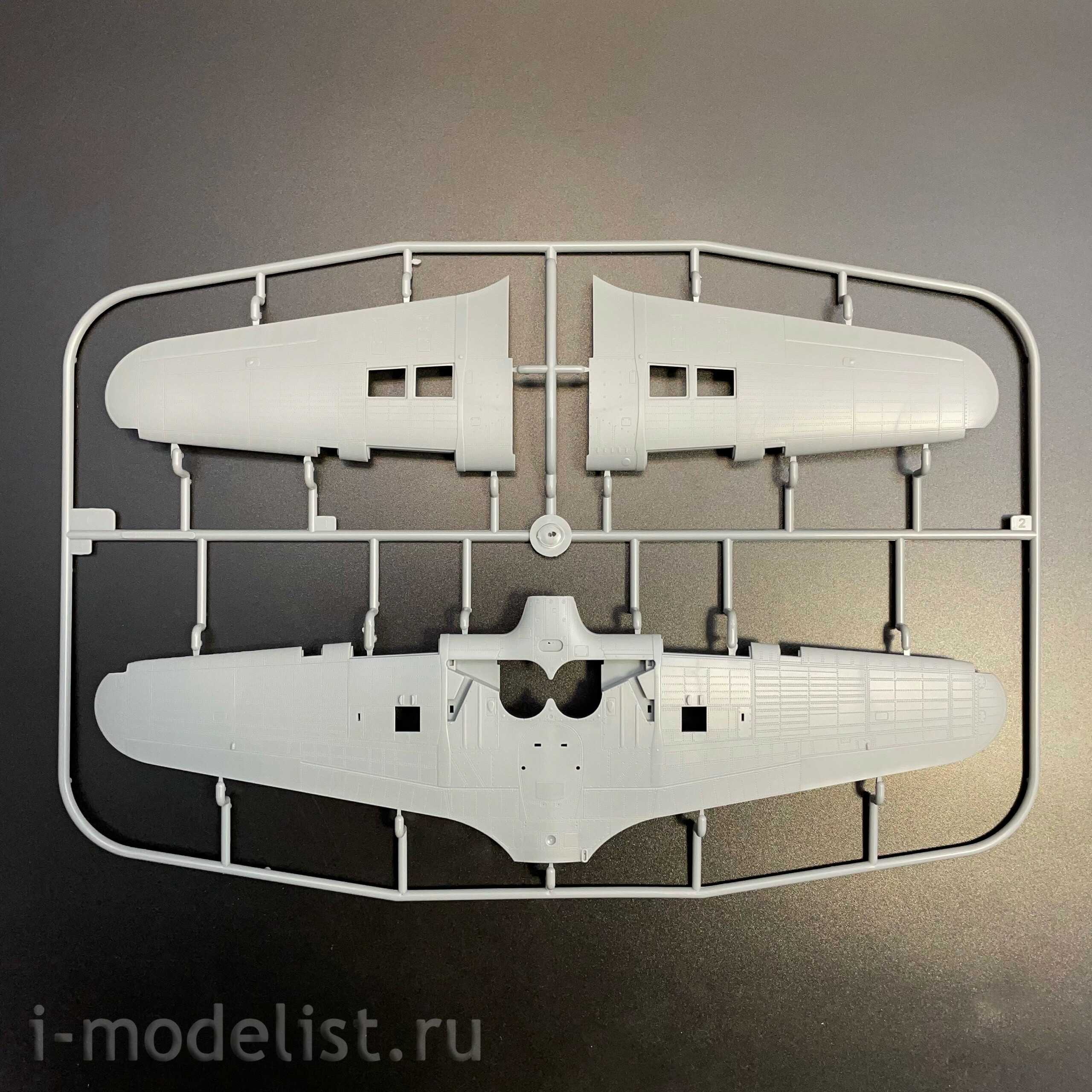 81780 Hobbyboss 1/48 Британский истребитель Hawker Hurricane Mk.IId/Trop