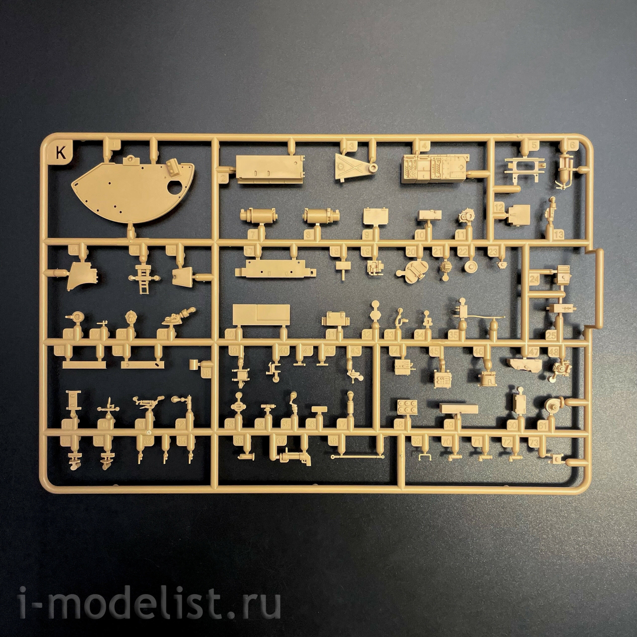 RM-5136 Rye Field Model 1/35 Танк M4A3 Sherman 76W VVSS поздний (UPGRADE-версия с полным интерьером)