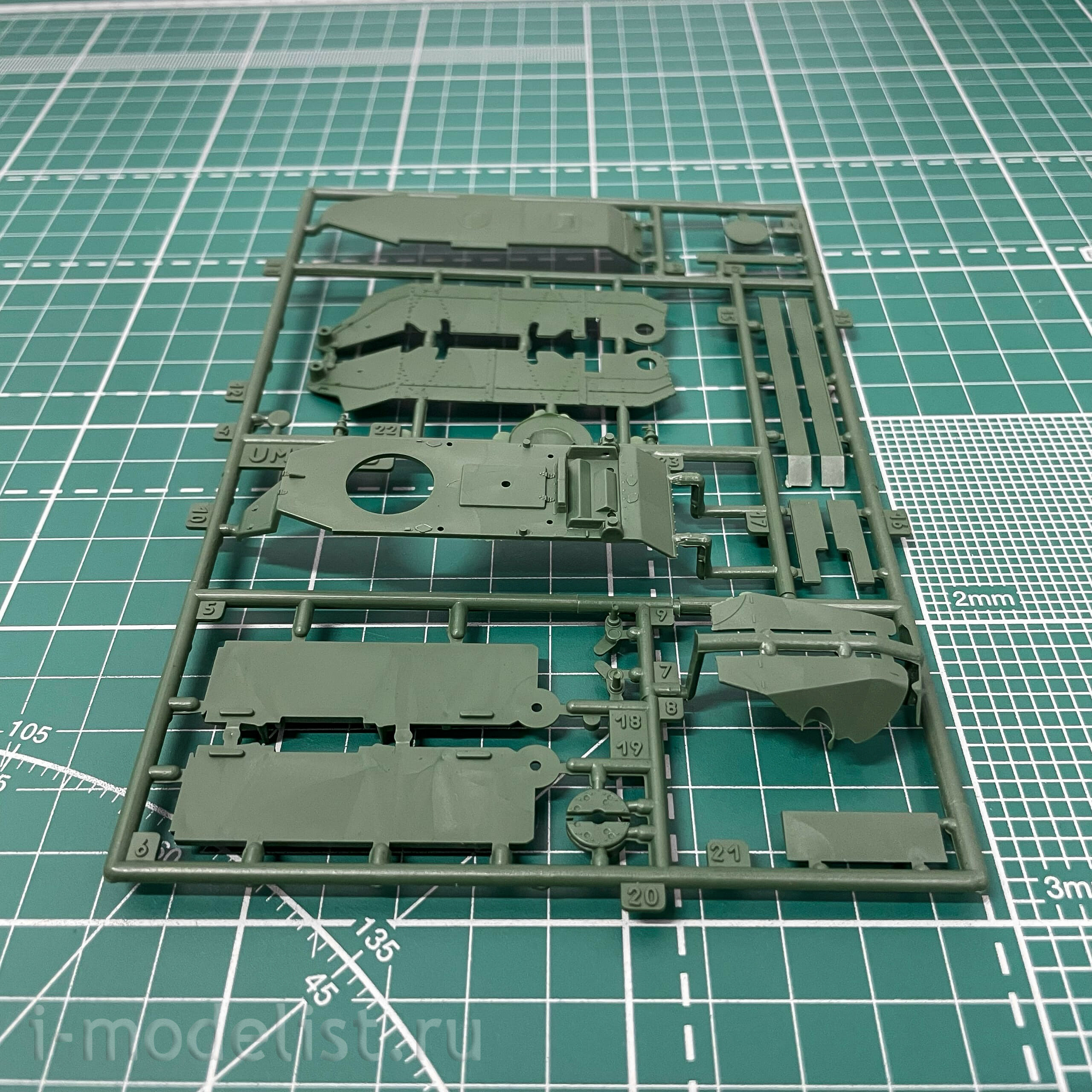 239 UM 1/72 Советский танк БТ-7М
