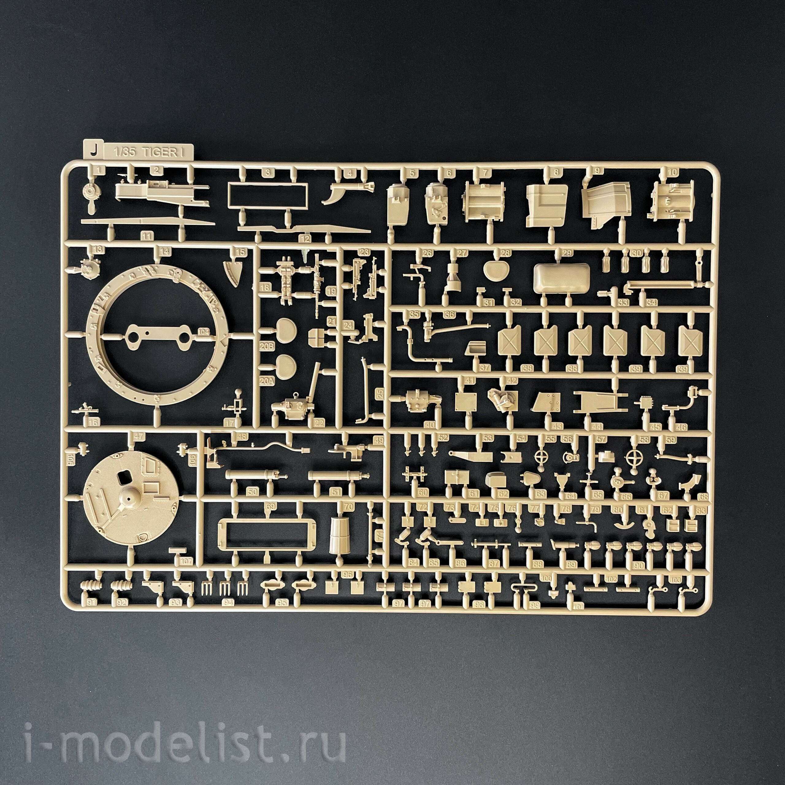 RM-5101 Rye Field Model 1/35 Немецкий танк Tiger I (поздний) 